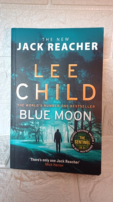 Front Cover Of Blue Moon (Lee Child)