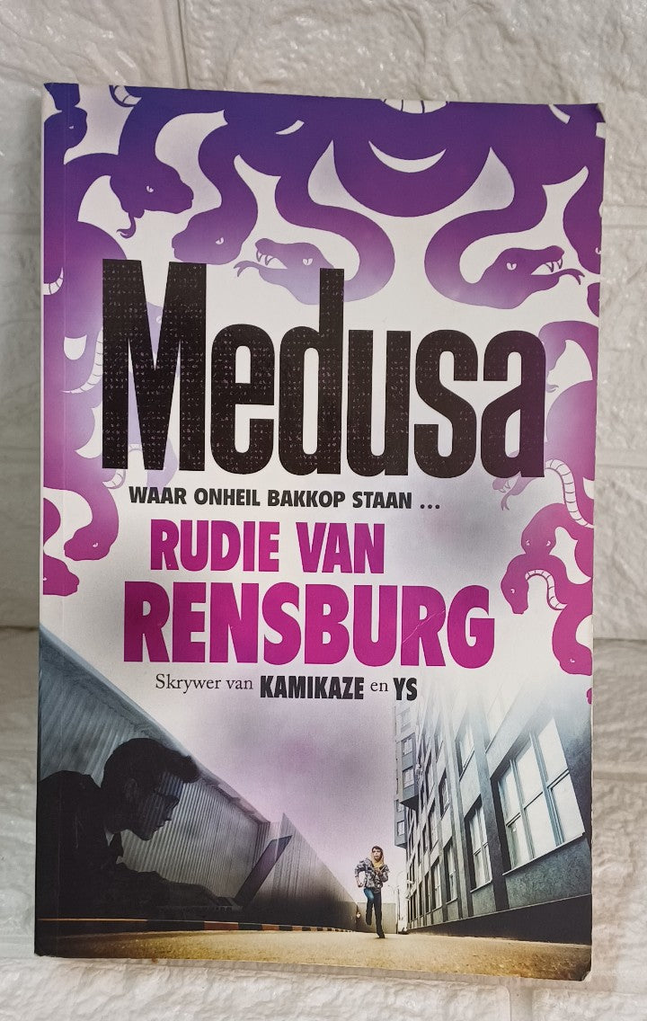 Front Cover Of Medusa (Rudie van Rensburg)