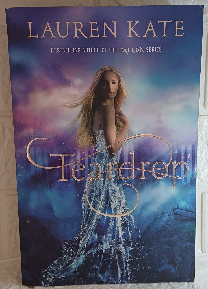 Front Cover Of Teardrop (Teardrop, #1) (Lauren Kate)