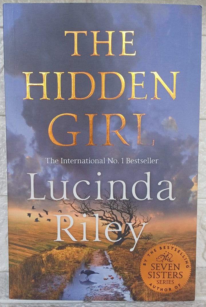 Front Cover Of The hidden girl (Lucinda Riley)