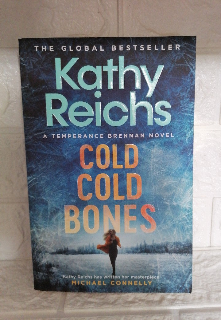 Front Cover Of Cold, Cold Bones (Kathy Reichs )