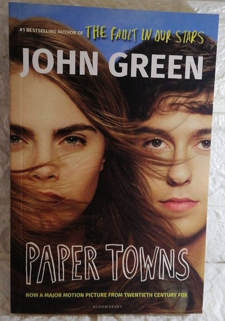 Front Cover Of Paper Towns (John Green)