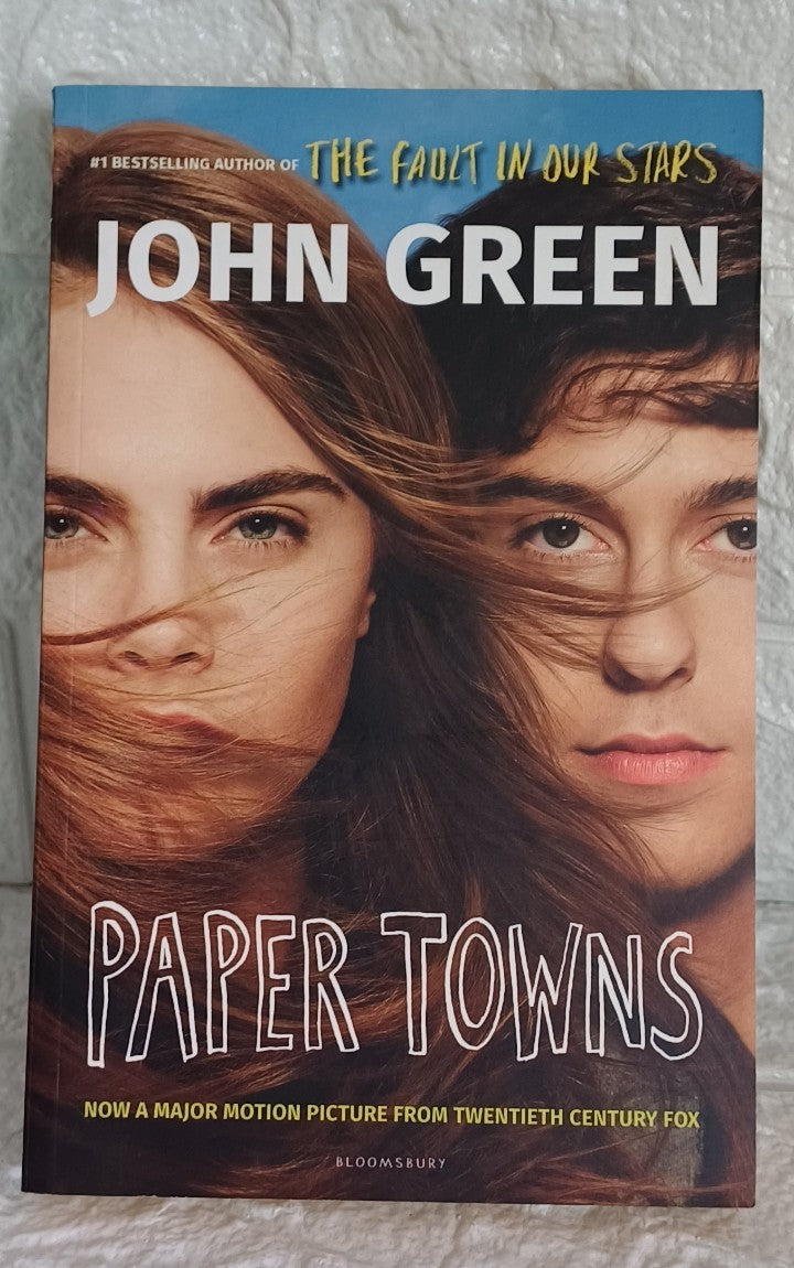 Front Cover Of Paper Towns (John Green)