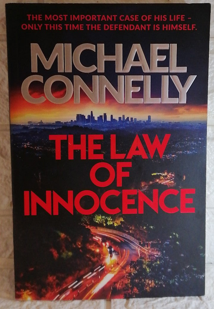 Front Cover Of The Law of Innocence (The Lincoln Lawyer, #6; Harry Bosch Universe #35) (Michael Connelly)