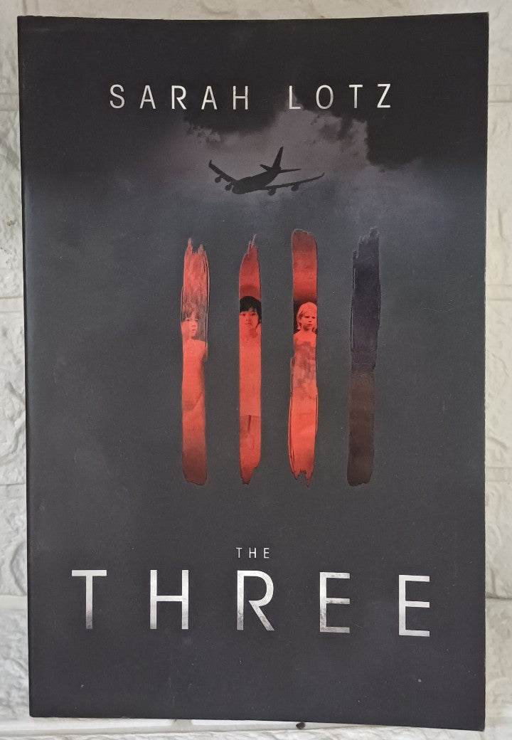 Front Cover Of The Three (Sarah Lotz)