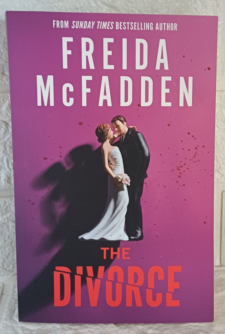 Front Cover Of The Divorce (Freida McFadden)