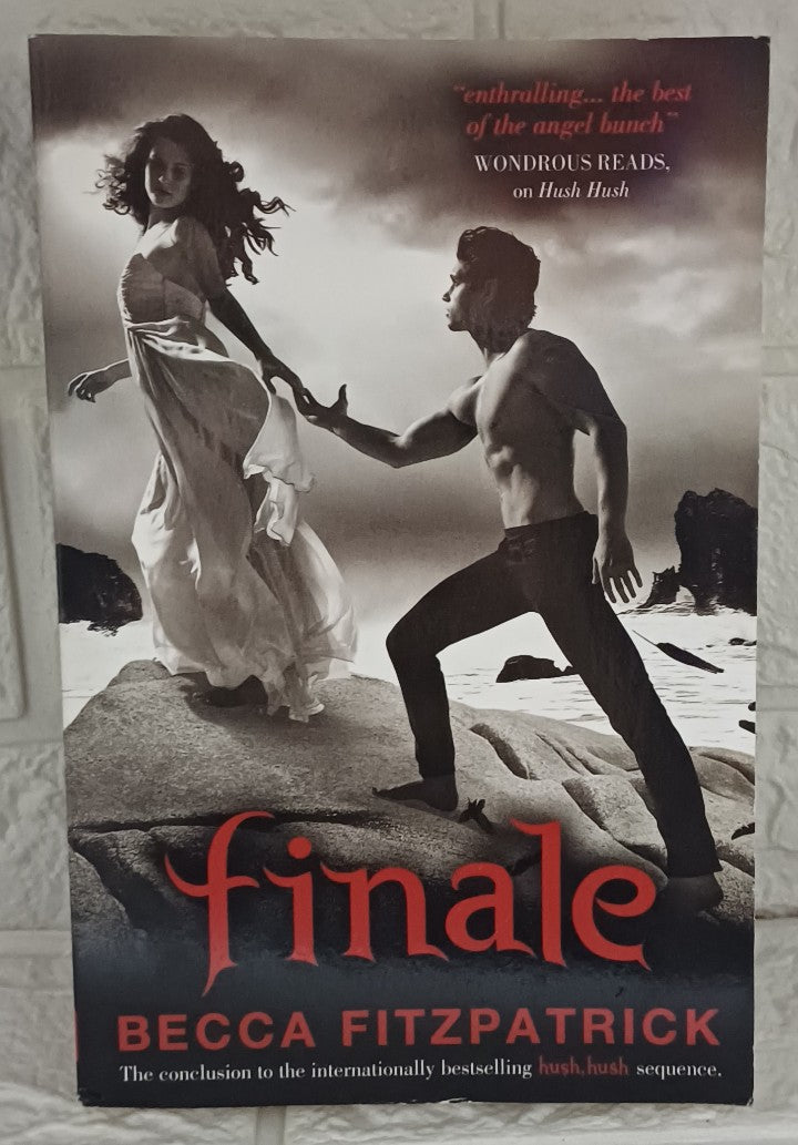 Front Cover Of Finale (Hush, Hush, #4) (Becca Fitzpatrick)