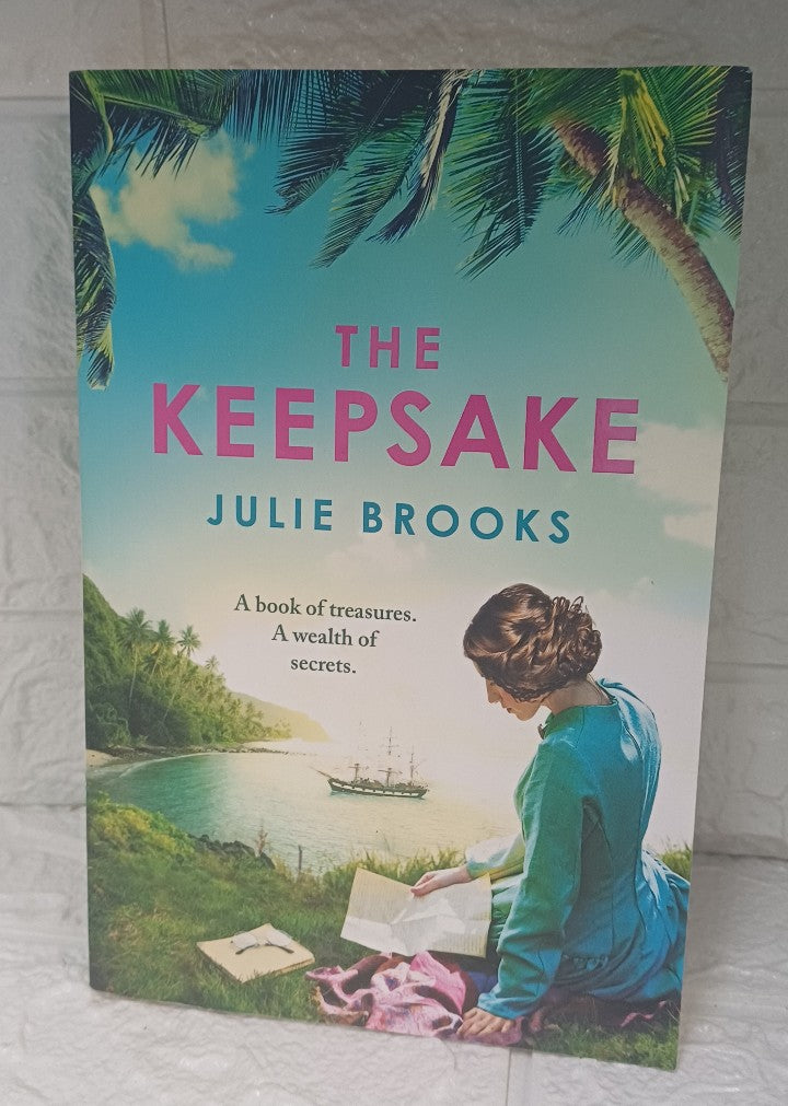 Front Cover Of The Keepsake (Julie Brooks)