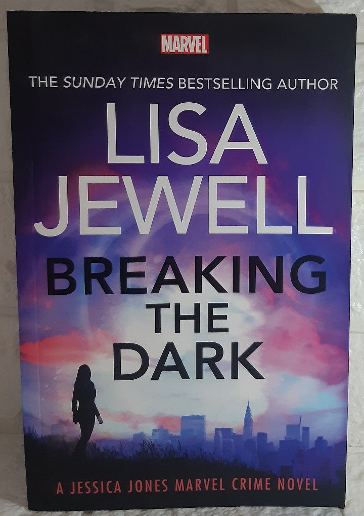 Front Cover Of Breaking the Dark (Lisa Jewell)