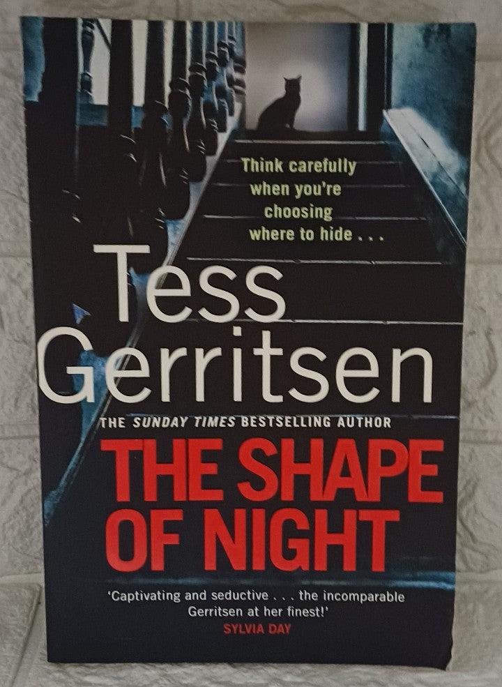 Front Cover Of The Shape of Night (Tess Gerritsen)