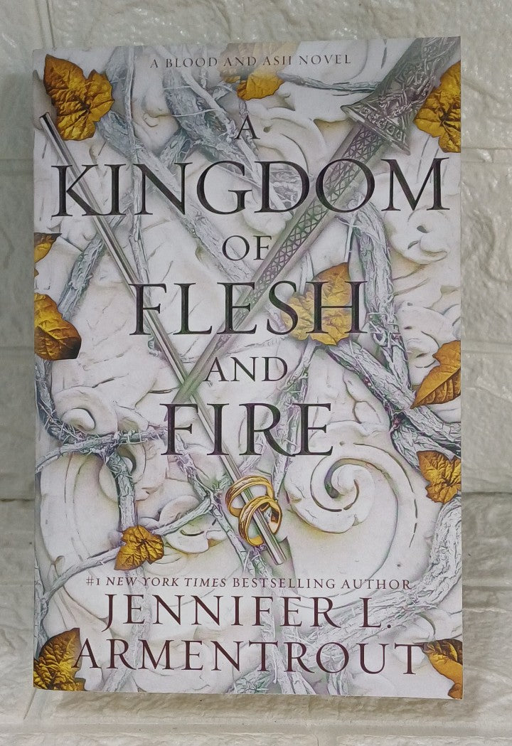 Front Cover Of A Kingdom of Flesh and Fire (Blood and Ash, #2) (Jennifer L. Armentrout)