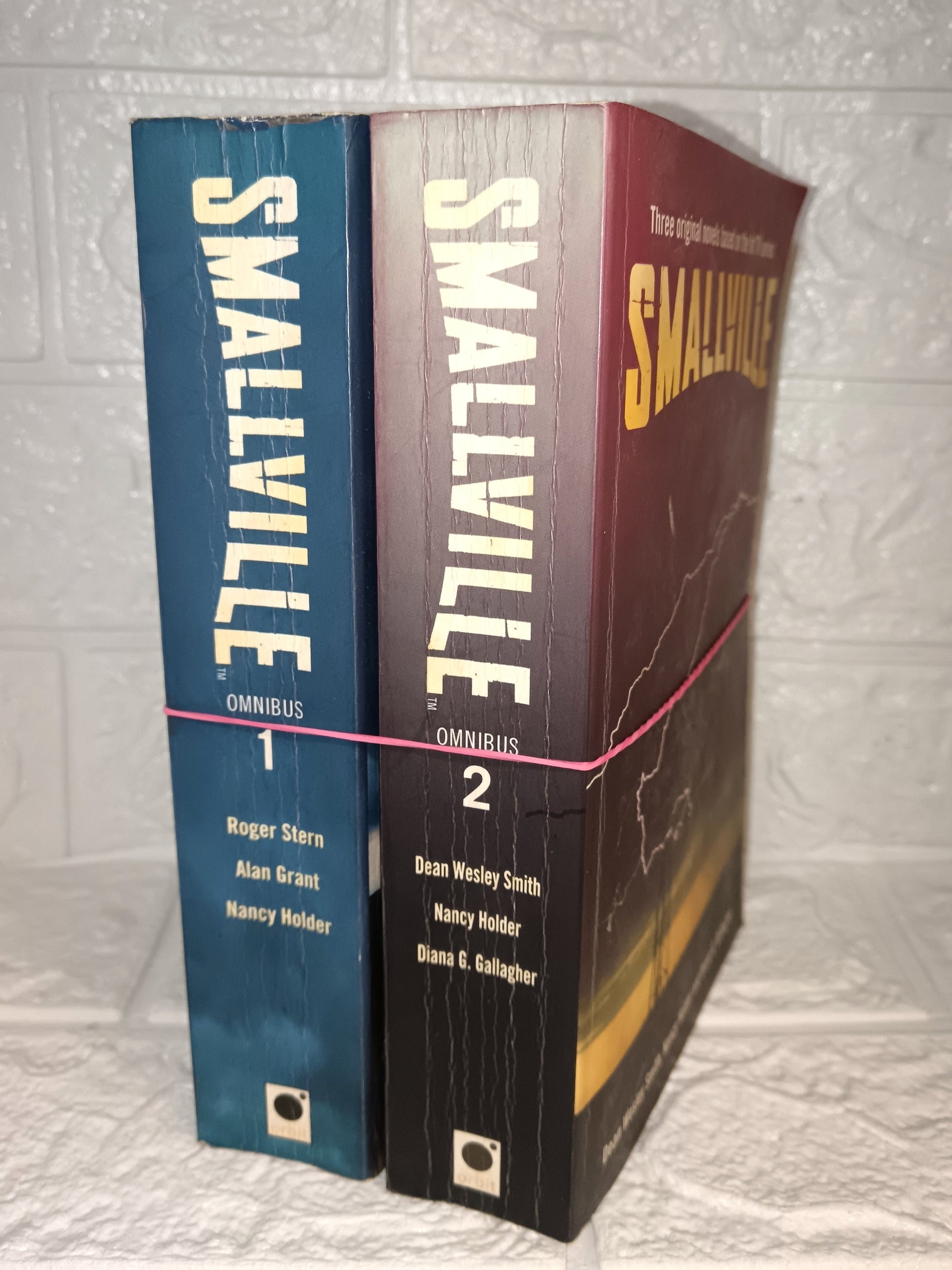 Smallville Omnibus Volumes 1 & 2