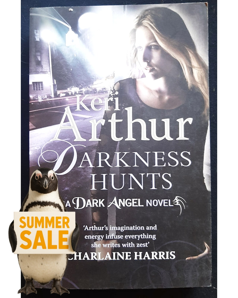 Front Cover Of Darkness Hunts (Dark Angels #4) (Keri Arthur)
