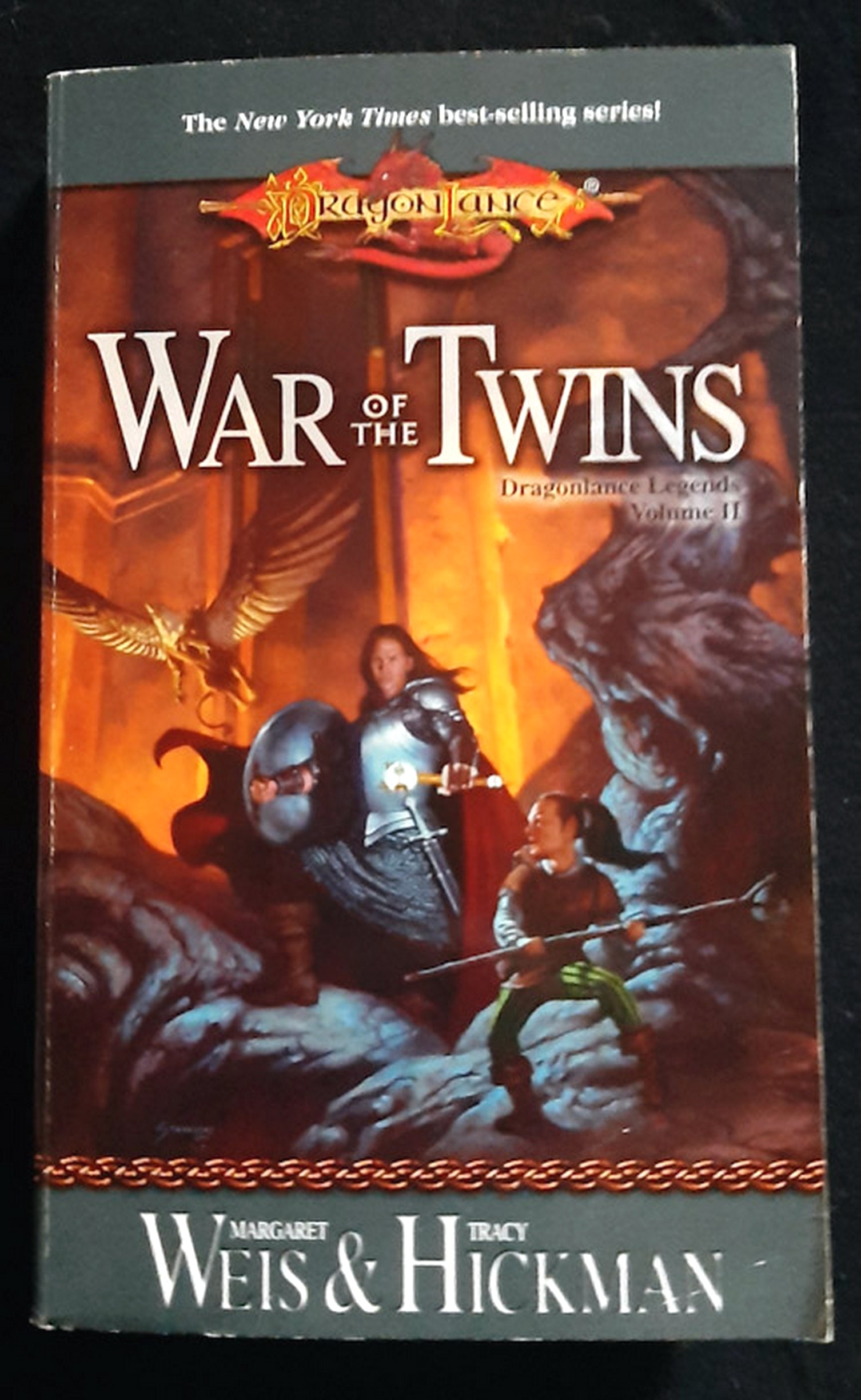 Front Cover Of War of the Twins (Dragonlance: Legends #2) (Margaret Weis, Tracy Hickman)