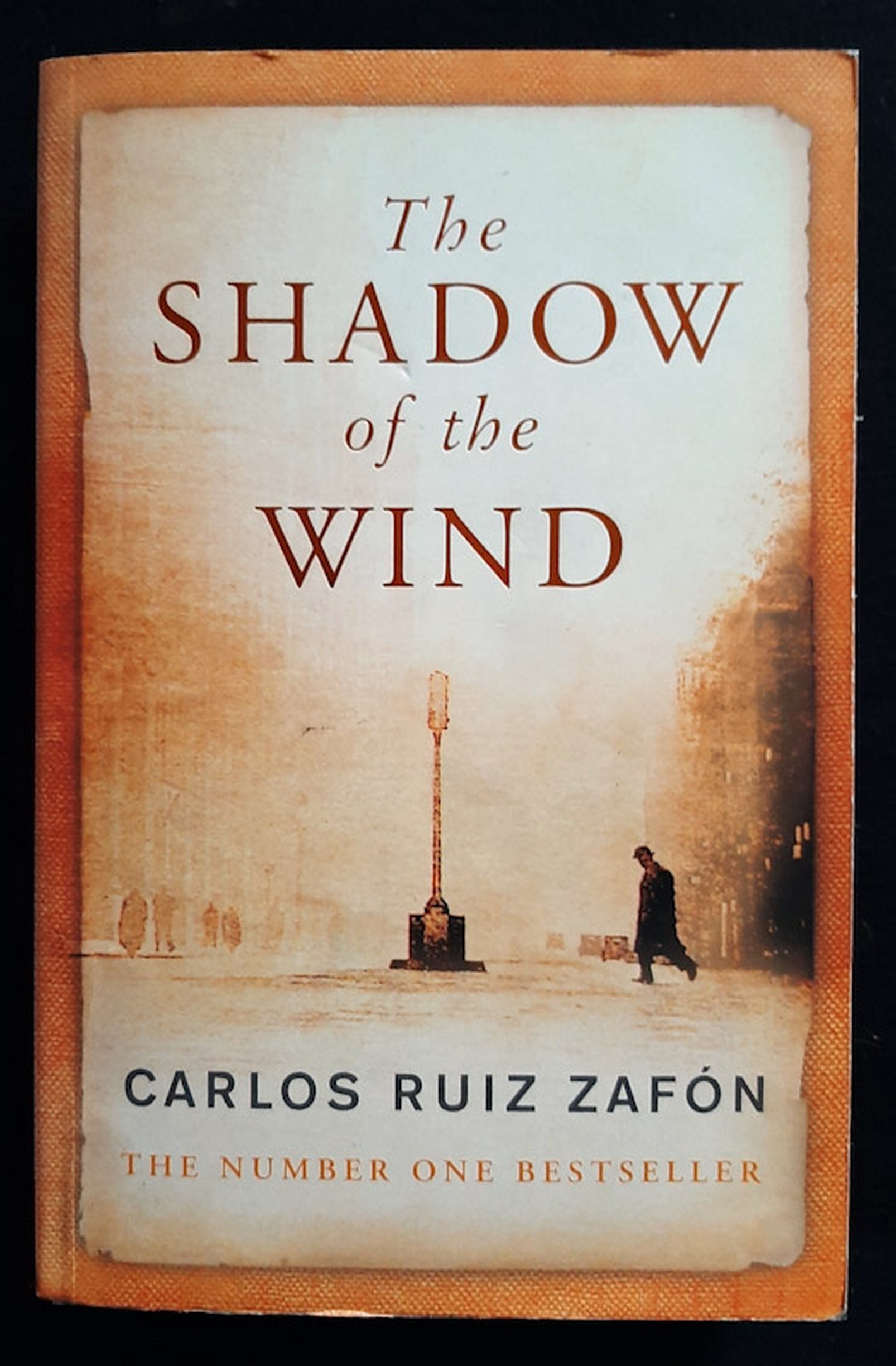 Front Cover Of The Shadow of the Wind (CARLOS RUIZ ZAFON)