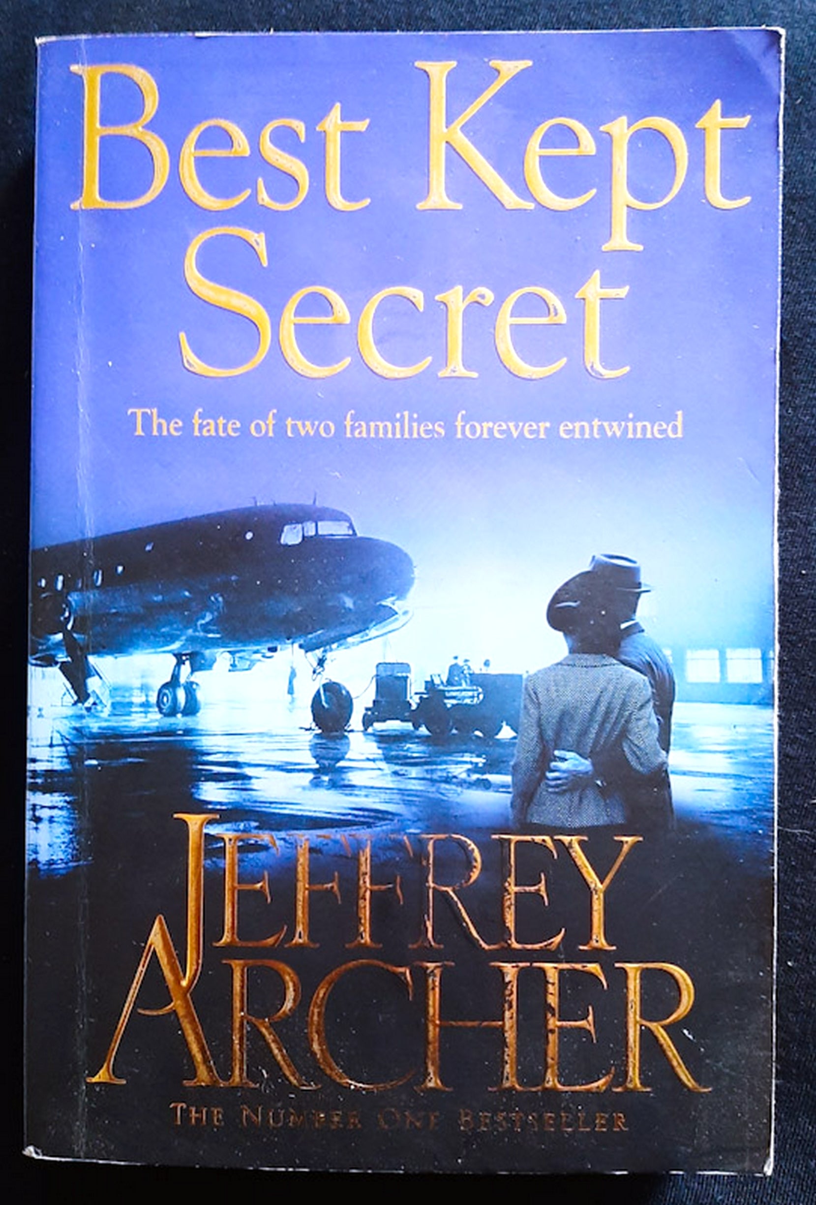 Front Cover Of Best Kept Secret (The Clifton Chronicles #3) (Jeffrey Archer)