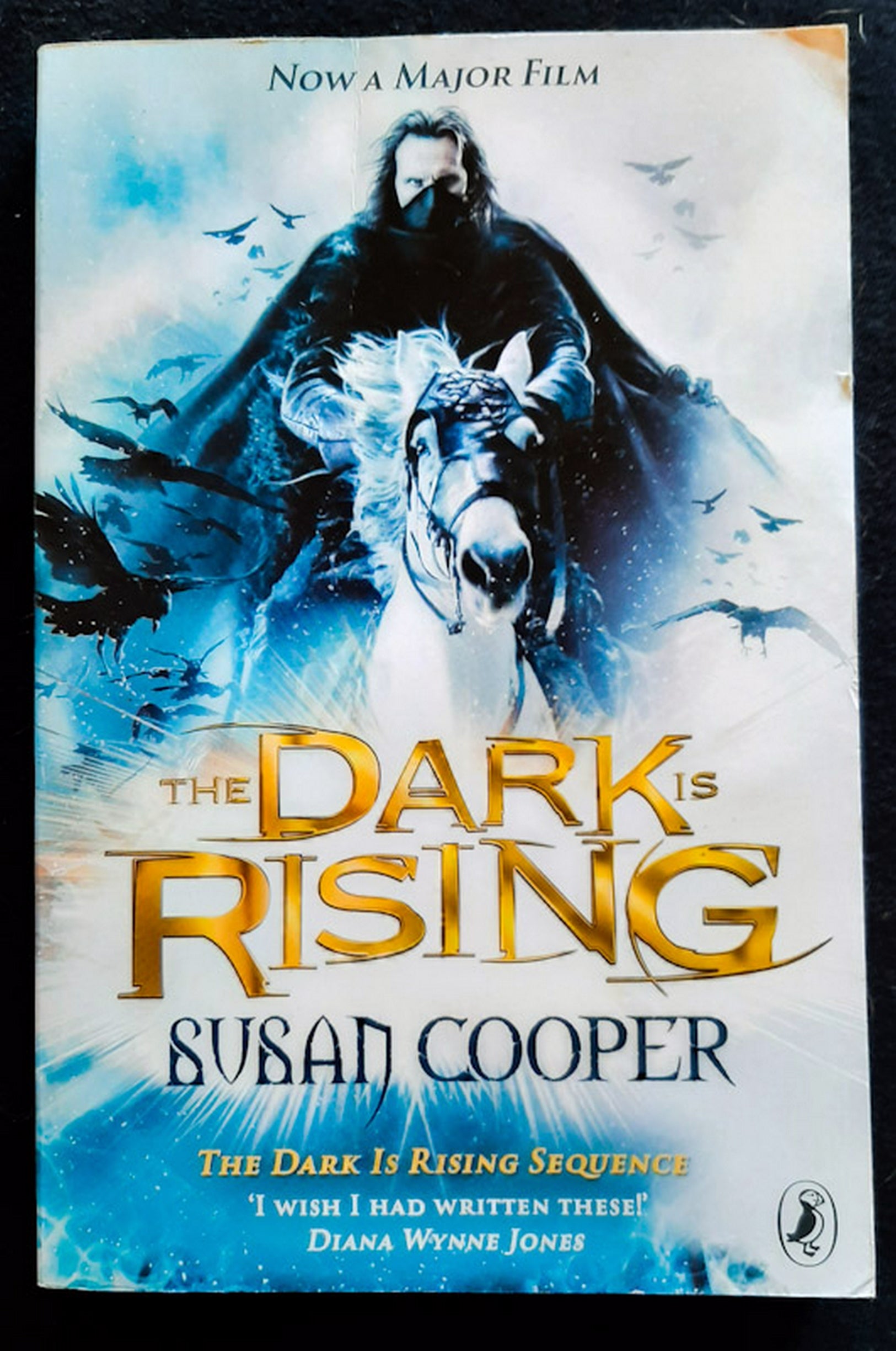 Front Cover Of The Dark Is Rising (The Dark Is Rising #2) (Susan Cooper)