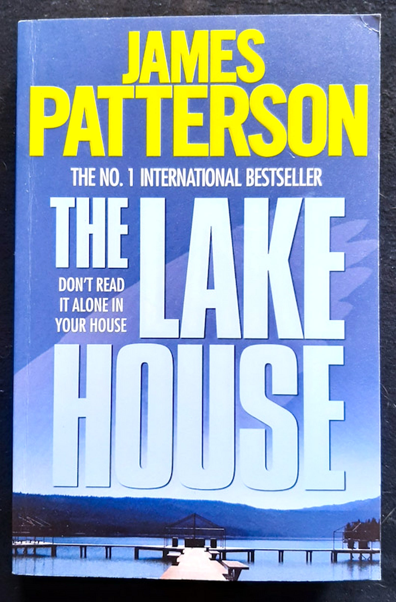 Front Cover Of The Lake House (When the Wind Blows #2) (James Patterson)