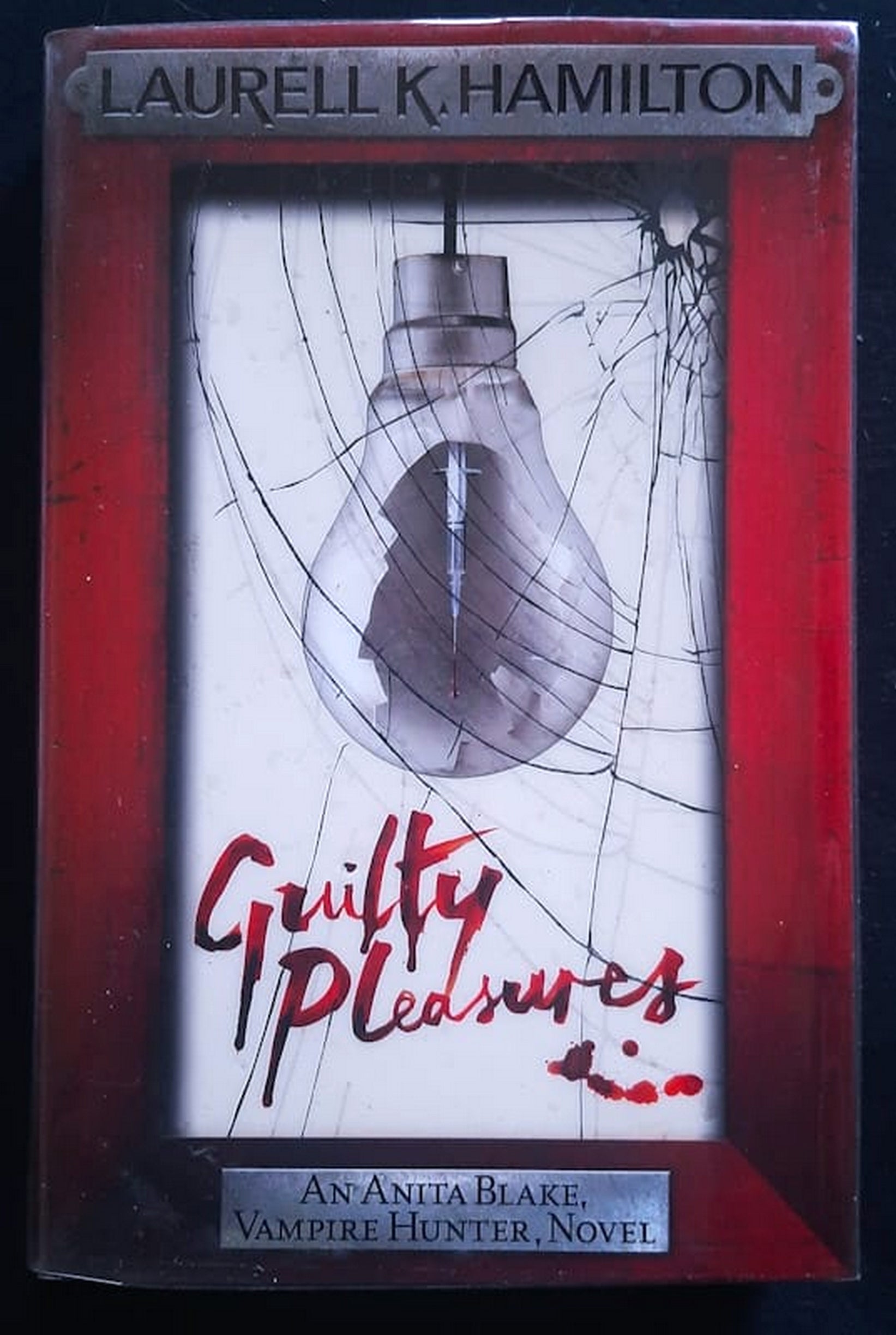 Front Cover Of Guilty Pleasures (Anita Blake, Vampire Hunter #1) (Laurell K. Hamilton)