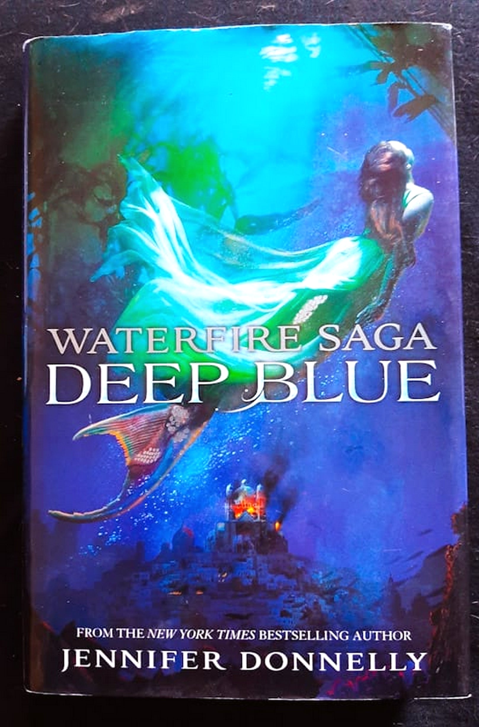 Front Cover Of Deep Blue (Waterfire Saga #1) (Jennifer Donnelly)
