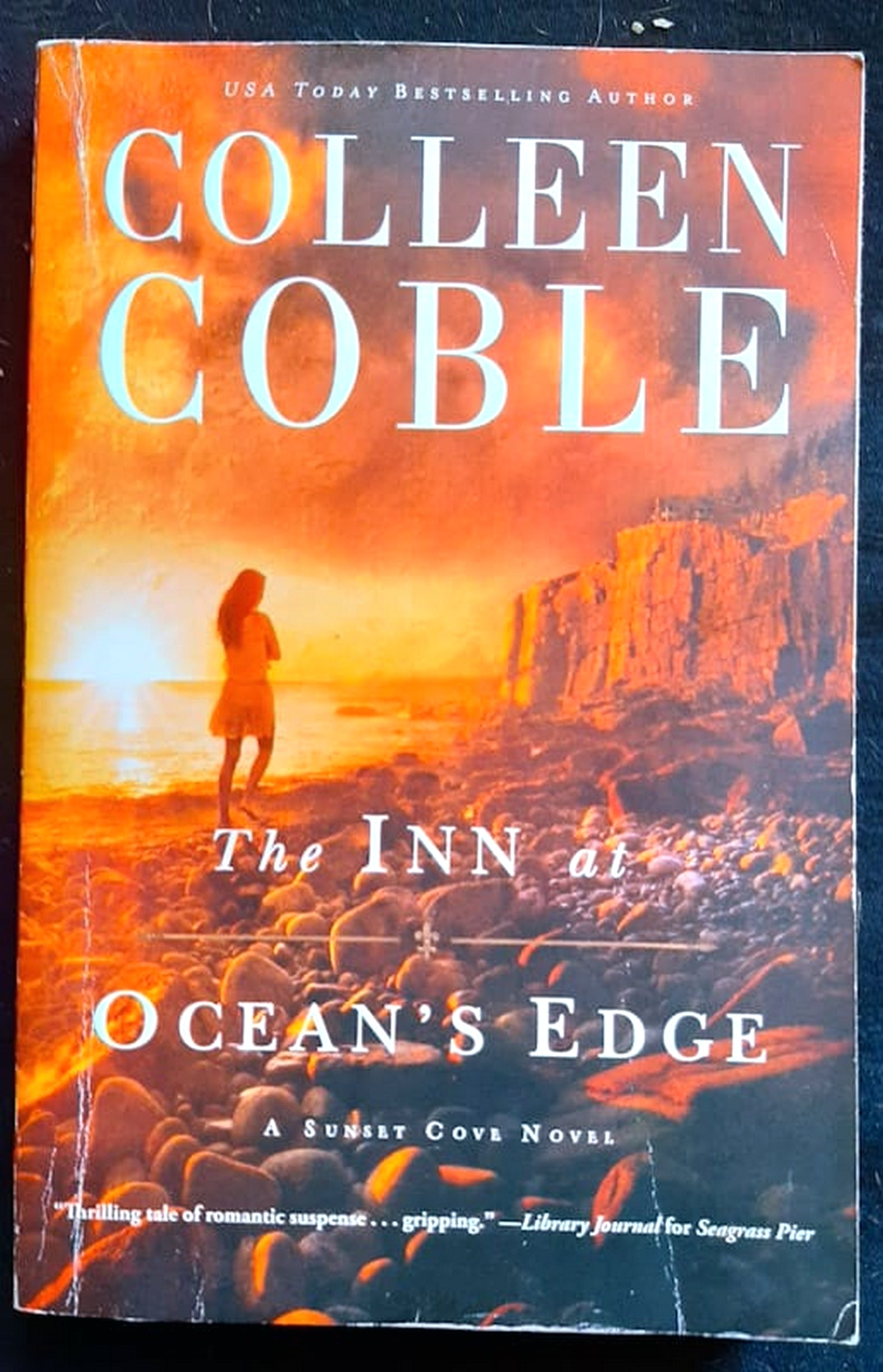 Front Cover Of The Inn at Ocean's Edge (Sunset Cove #1) (Colleen Coble)