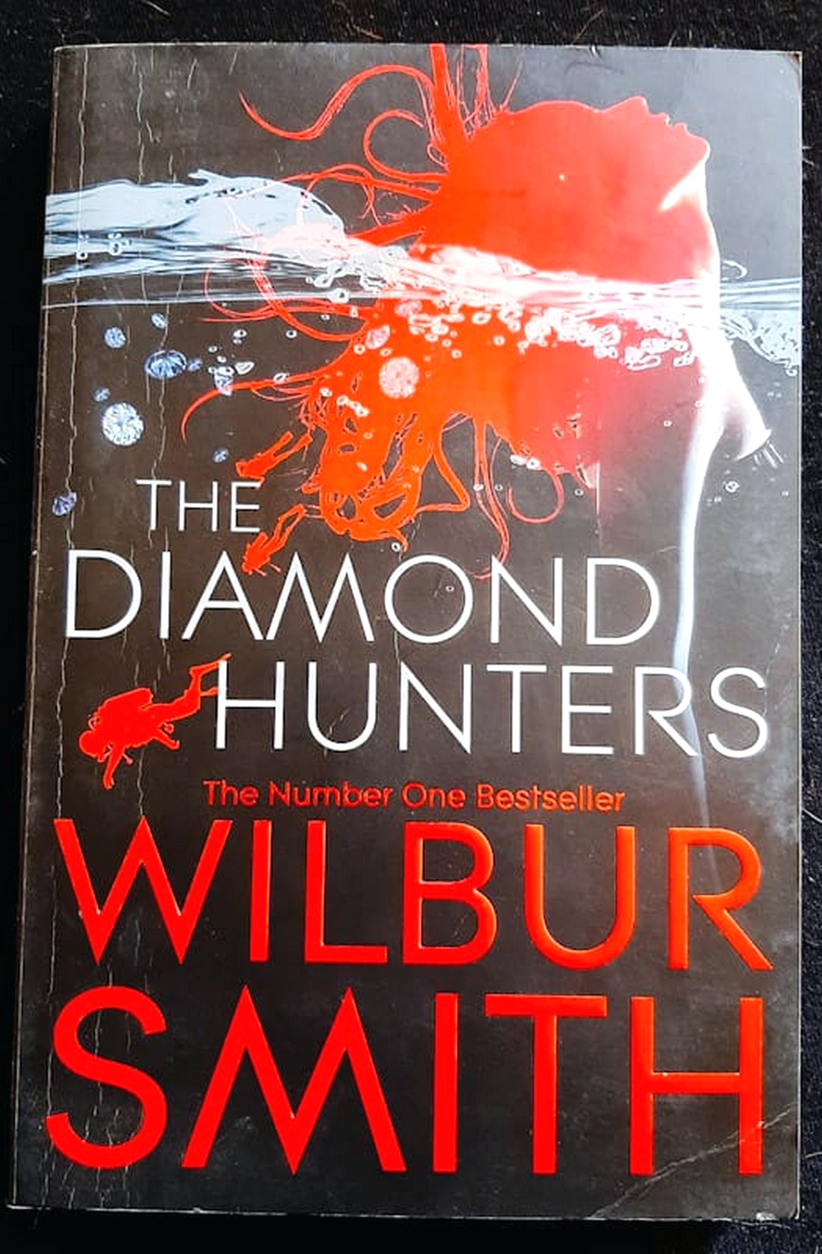 Front Cover Of The Diamond Hunters (Wilbur Smith)
