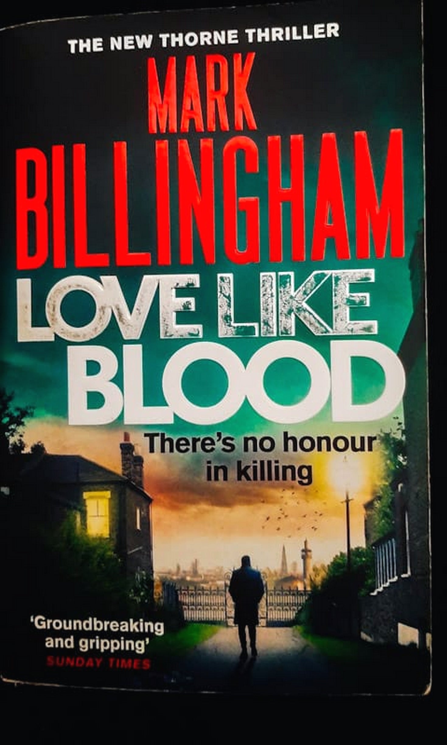 Front Cover Of Love Like Blood (Tom Thorne #14) (Mark Billingham)