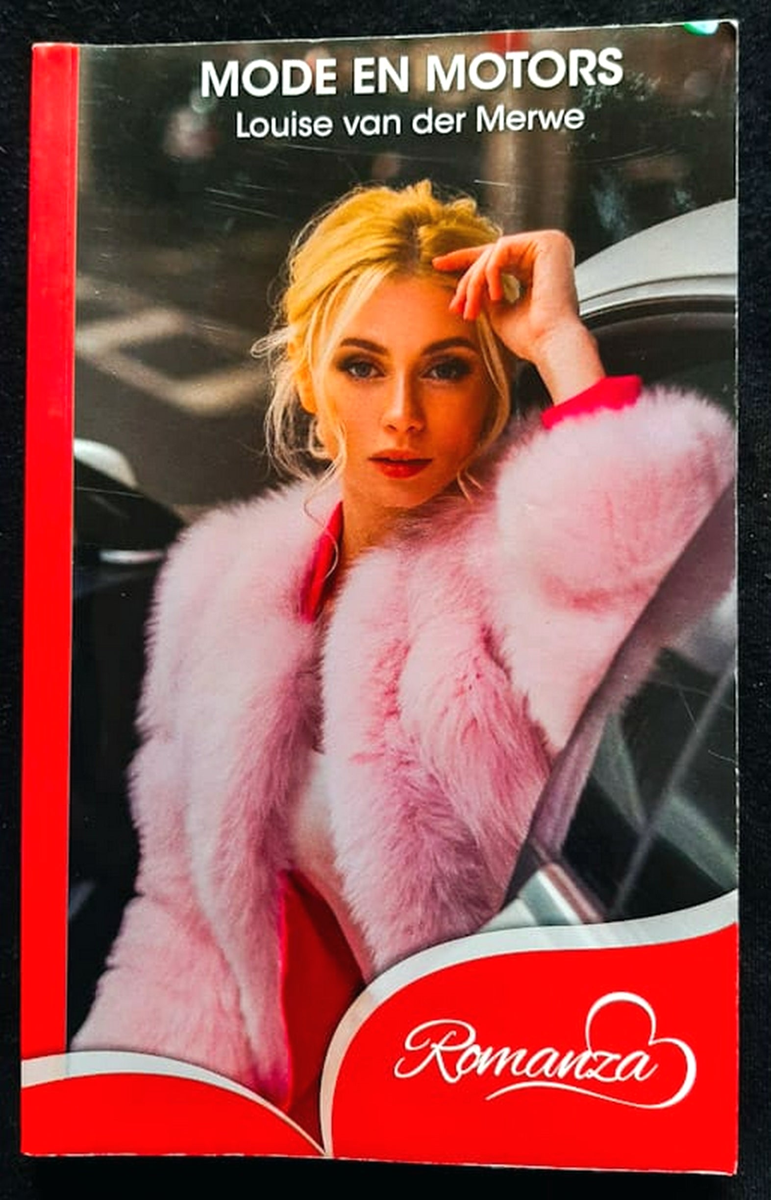 Front Cover Of Bestselling Book Mode En Motors (Liefde In Letters #2) (Louise Van Der Merwe
)