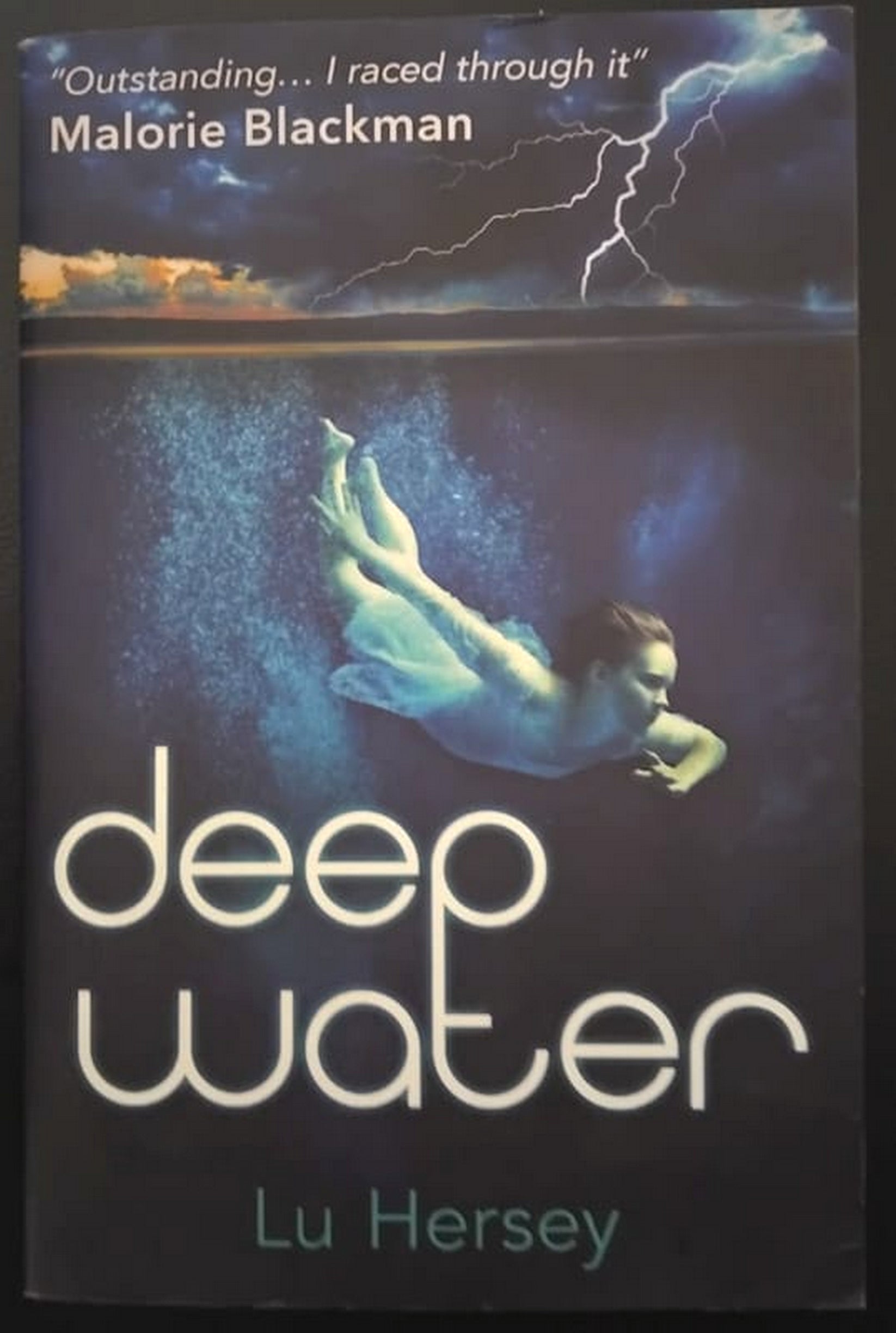 Front Cover Of Bestselling Book Deep Water (Lu Hersey
)