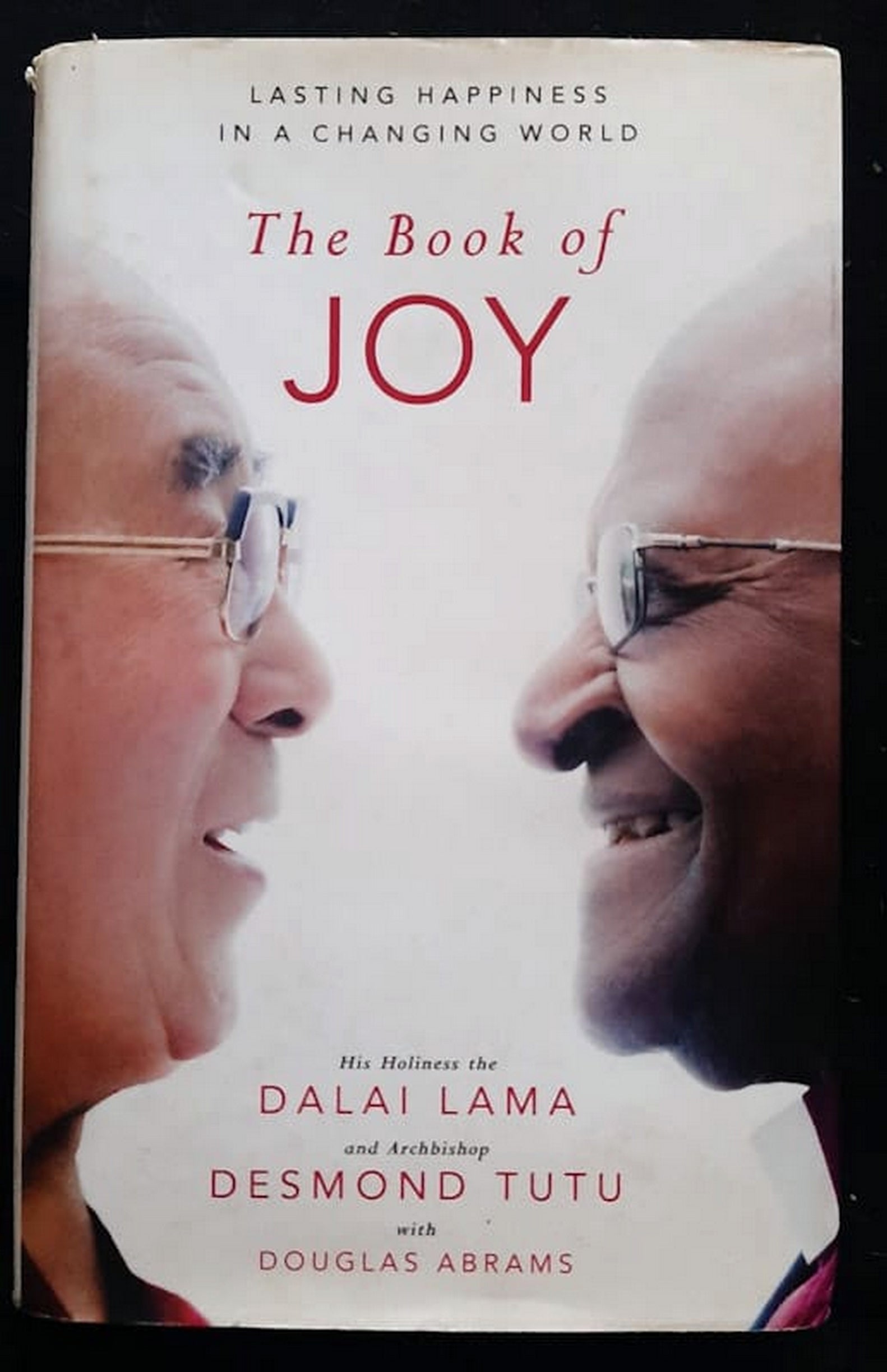Front Cover Of Bestselling Book The Book Of Joy: Lasting Happiness In A Changing World (Desmond Tutu, Dalai Lama
)