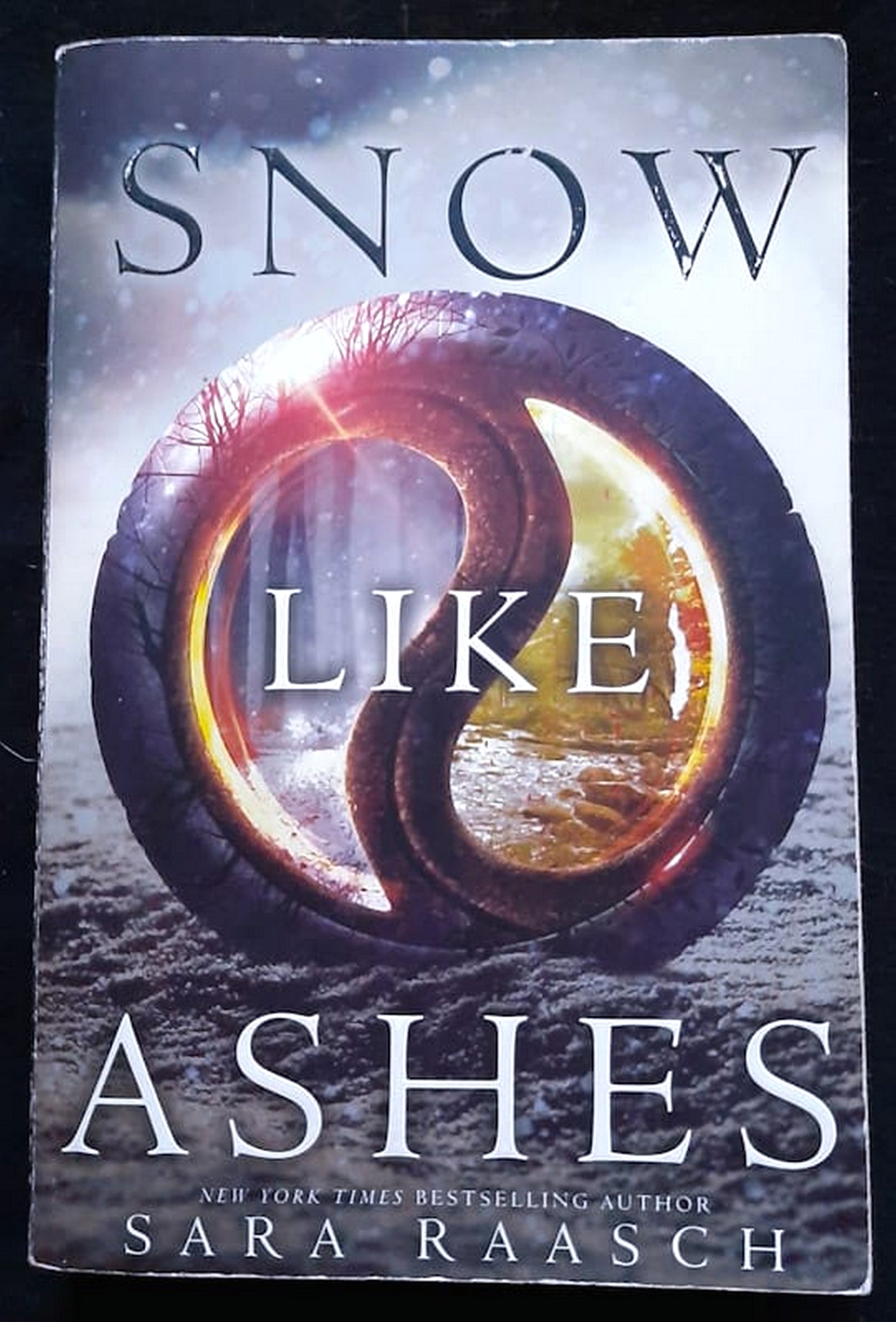 Front Cover Of Bestselling Book Snow Like Ashes (Snow Like Ashes #1) (Sara Raasch
)