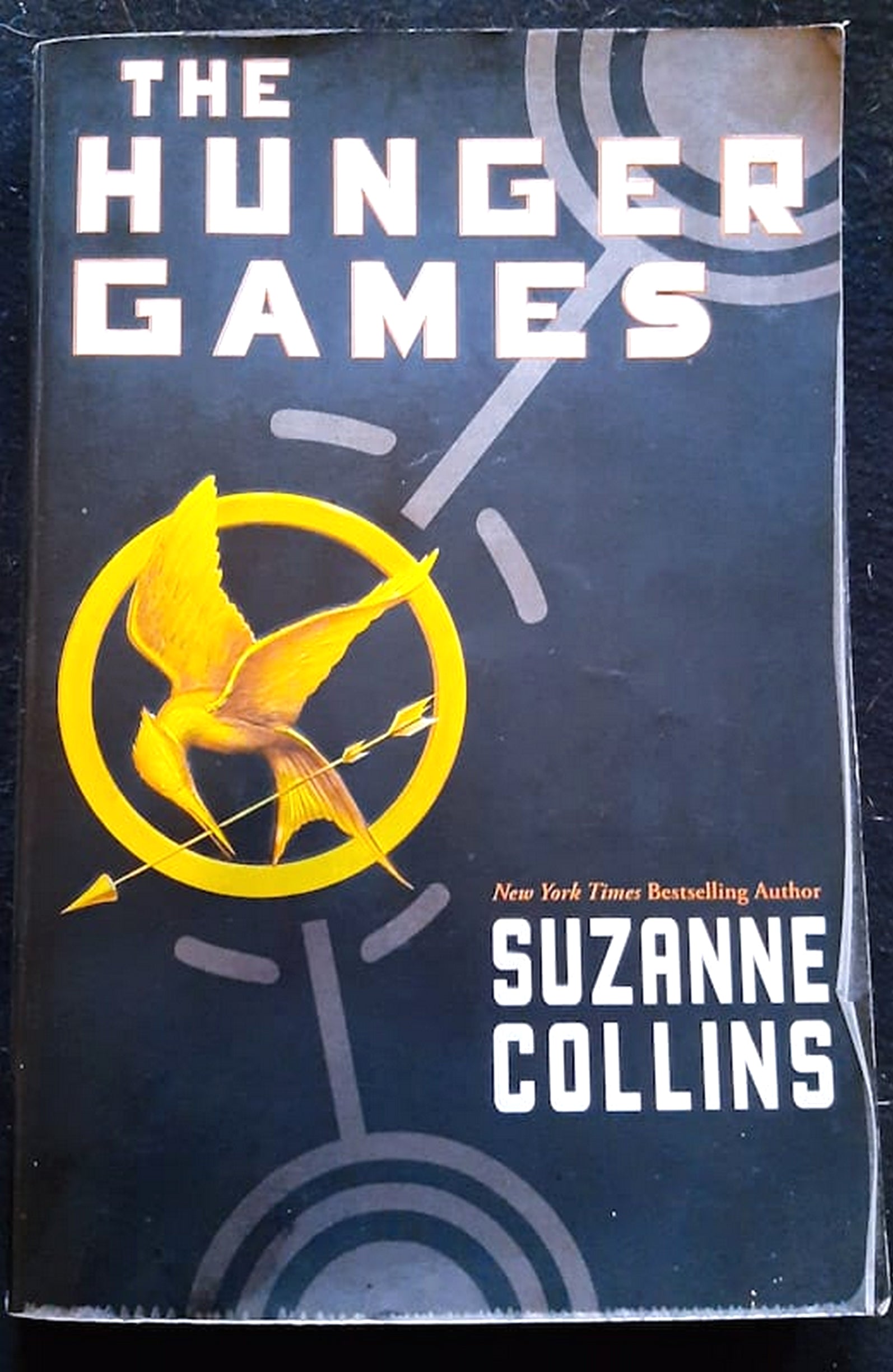 Front Cover Of Bestselling Book The Hunger Games (The Hunger Games #1) (Suzanne Collins
)