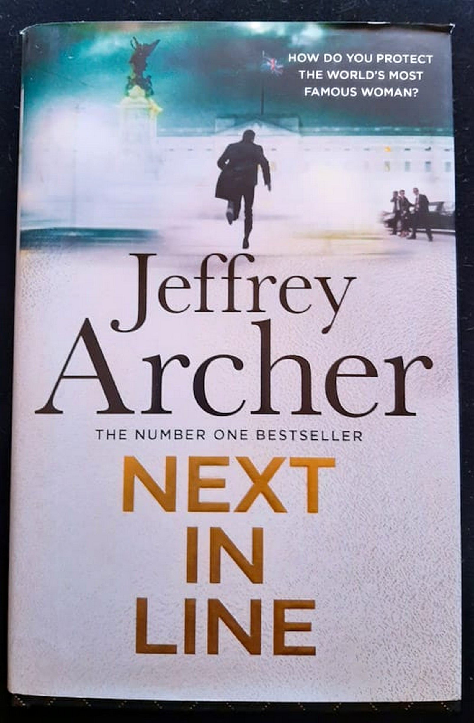 Front Cover Of Bestselling Book Next In Line (William Warwick #5) (Jeffrey Archer
)