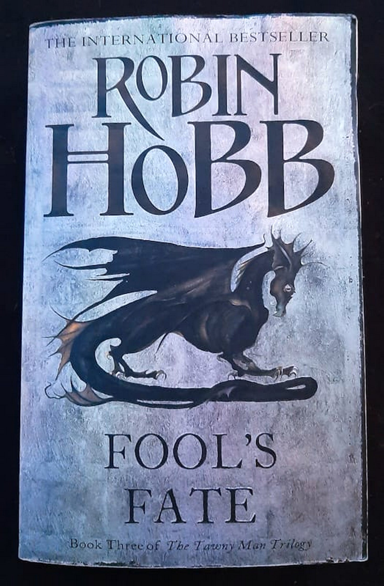 Front Cover Of Bestselling Book Fool'S Fate (The Tawny Man #3) (Robin Hobb
)