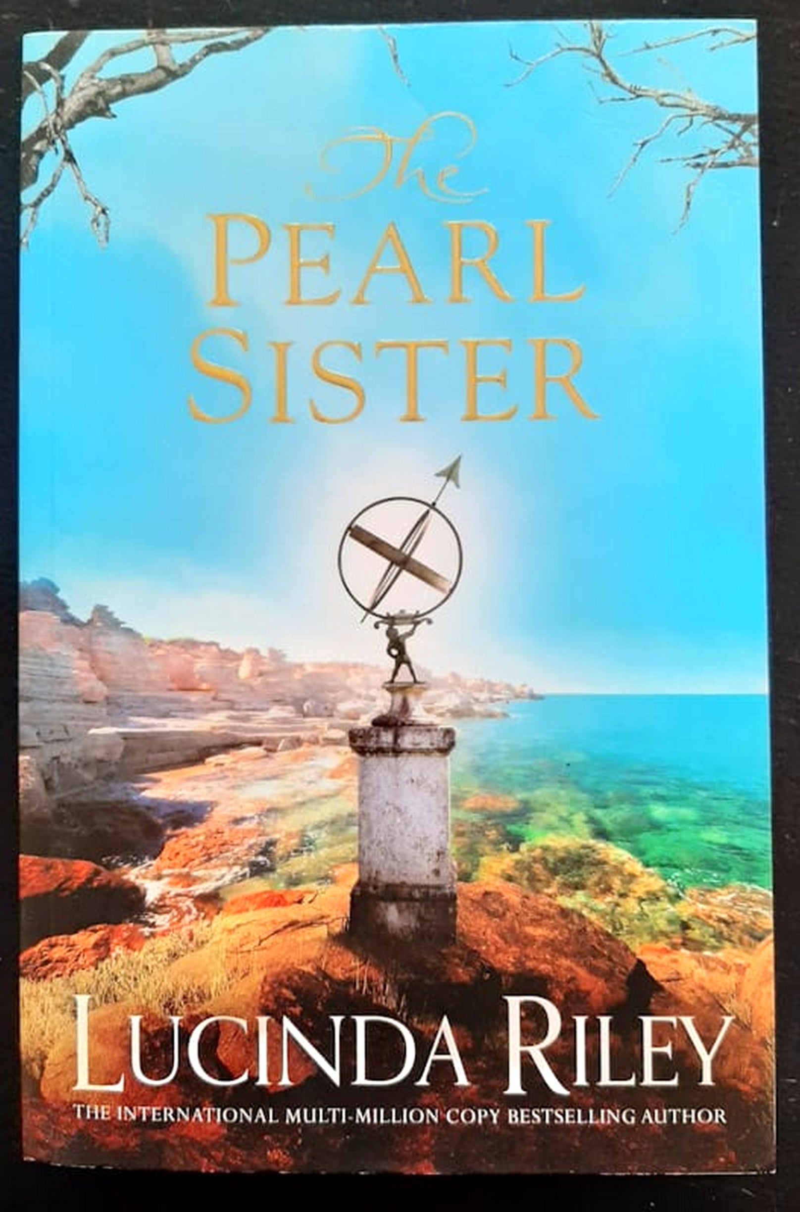 Front Cover Of Bestselling Book The Pearl Sister (The Seven Sisters #4) (Lucinda Riley
)