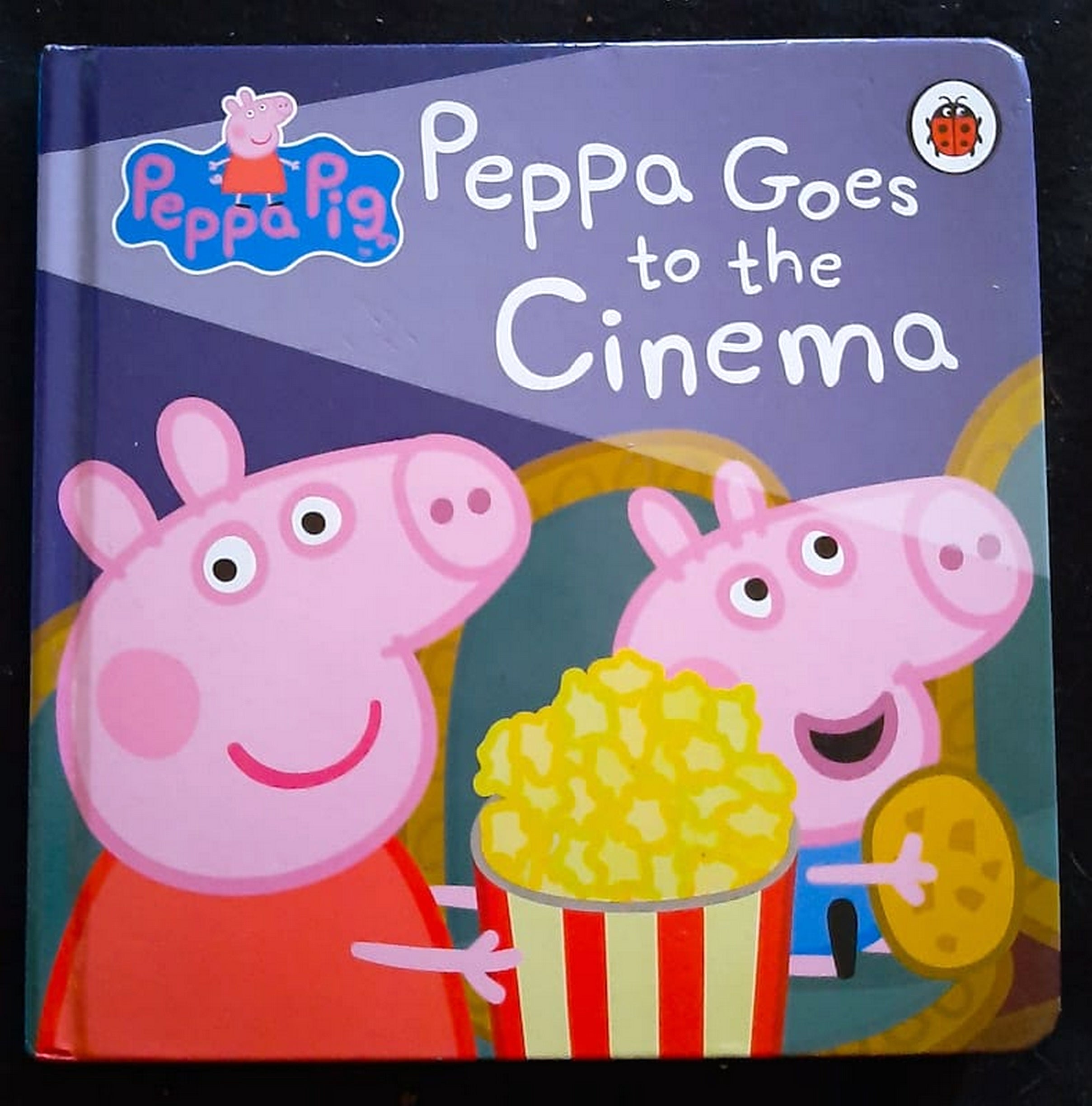 Front Cover Of Bestselling Book Peppa Pig: Peppa Goes To The Cinema (Neville Astley
)