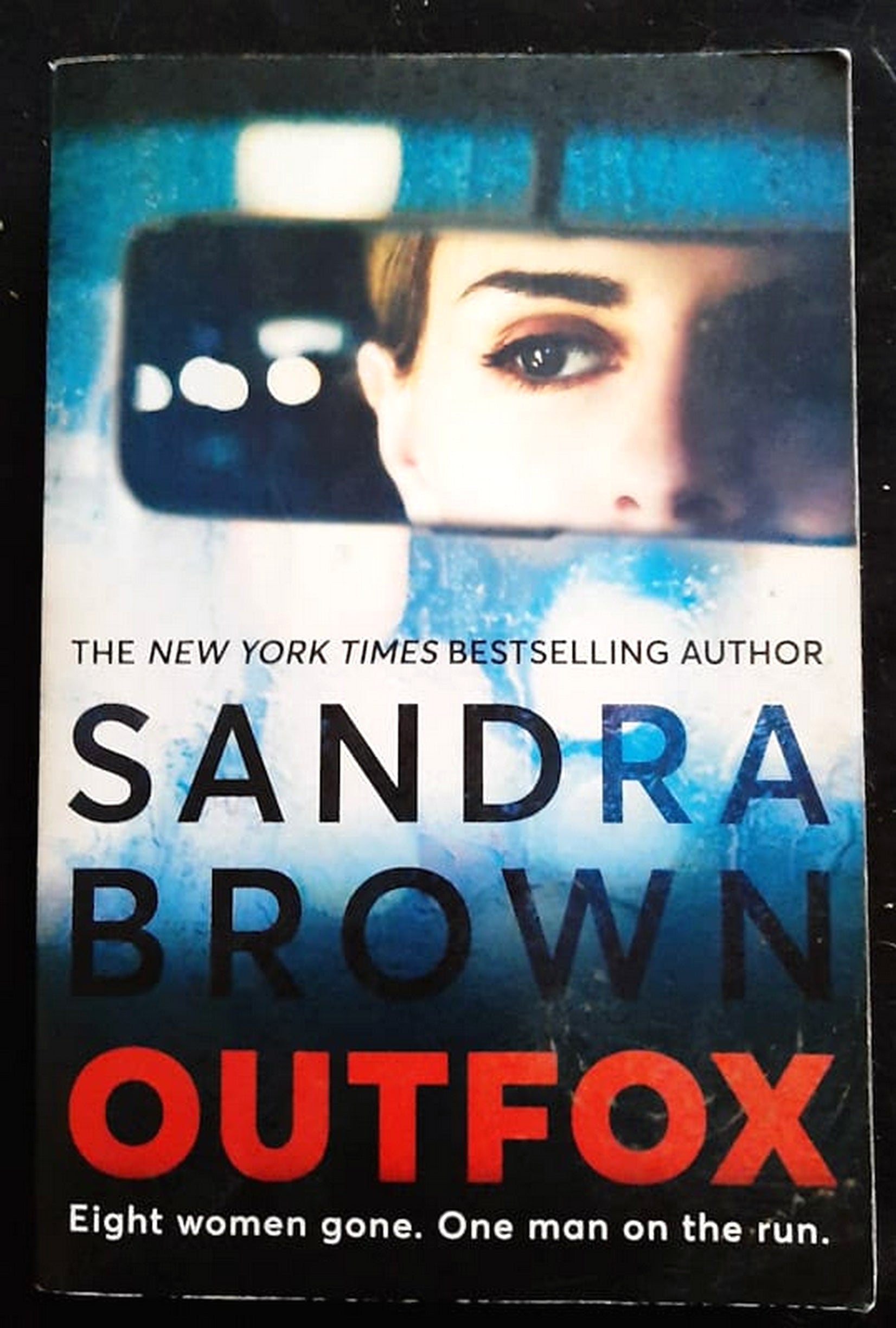 Front Cover Of Bestselling Book Outfox (Sandra Brown
)