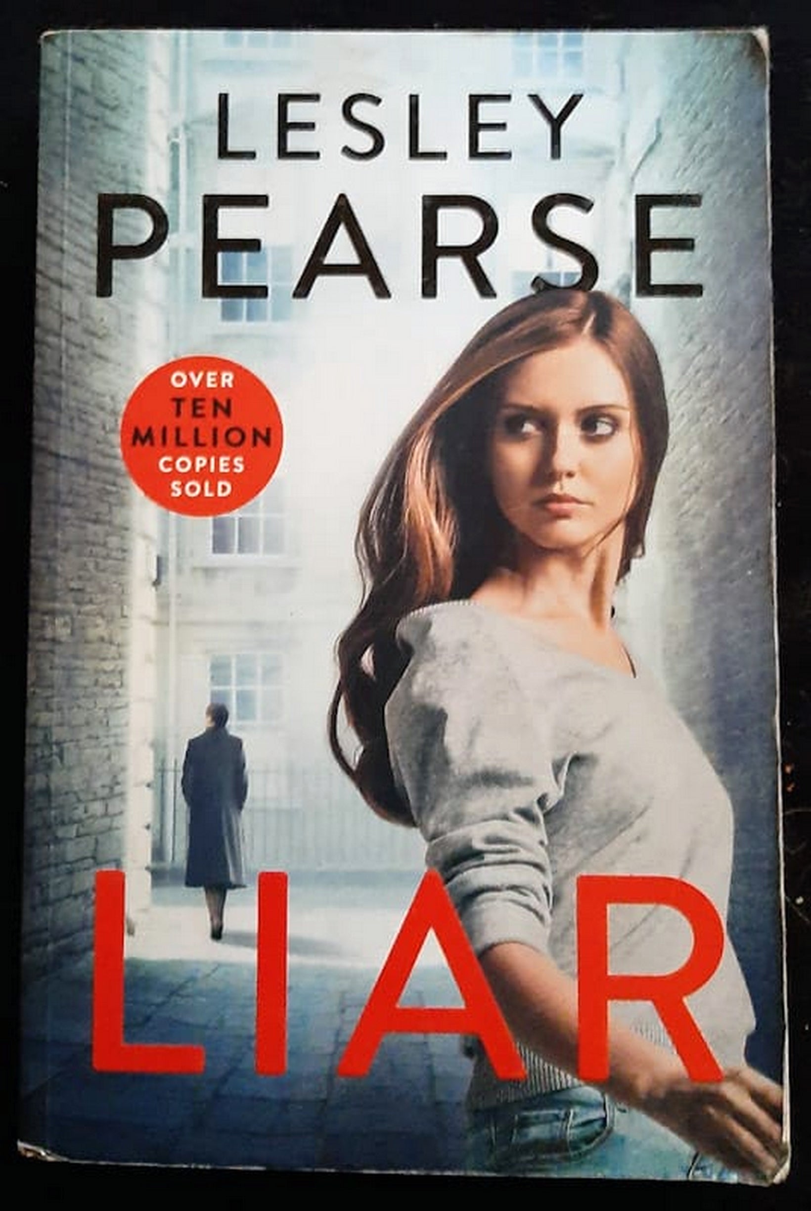 Front Cover Of Bestselling Book Liar (Lesley Pearse
)