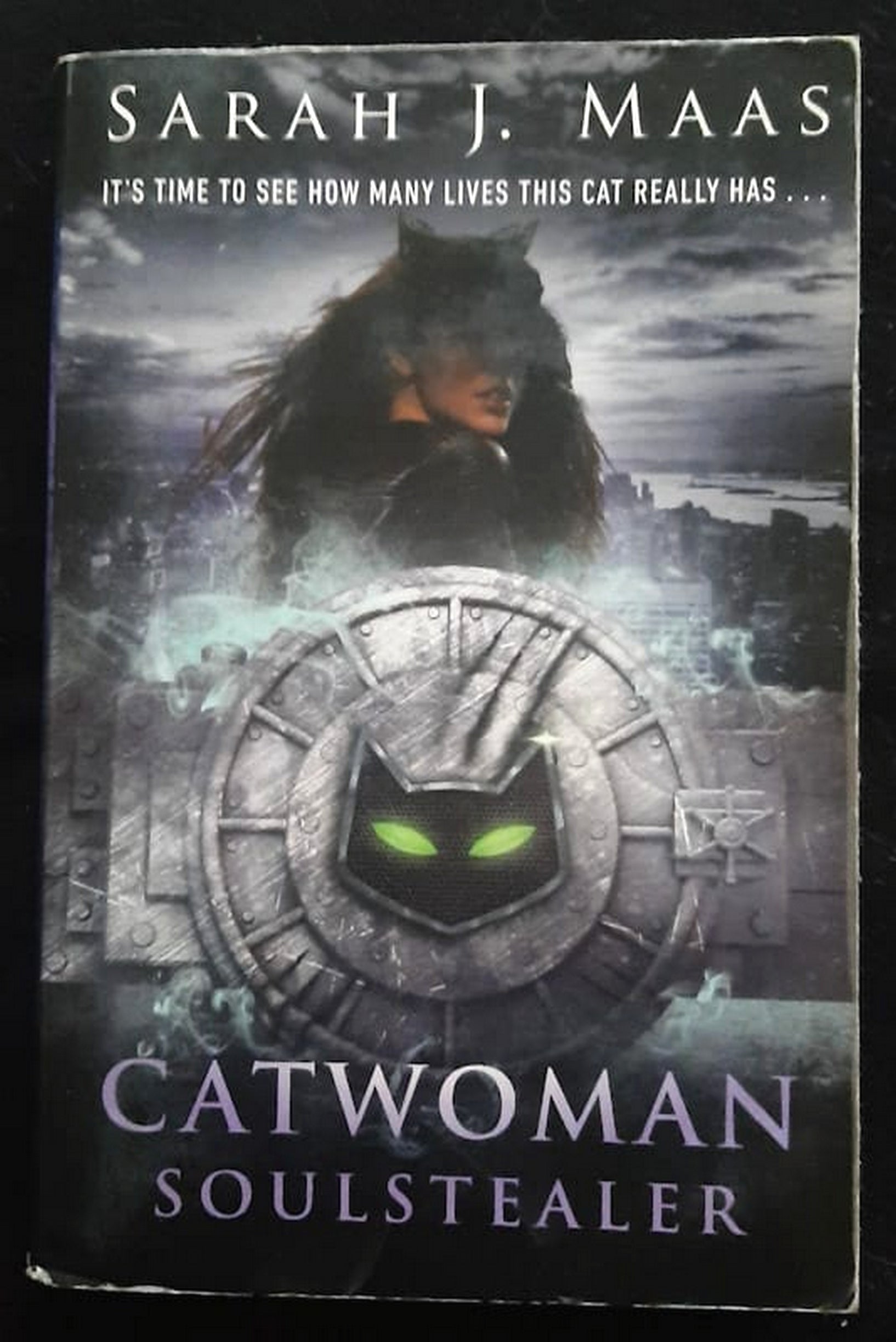 Front Cover Of Bestselling Book Catwoman: Soulstealer (Dc Icons #3) (Sarah J. Maas
)
