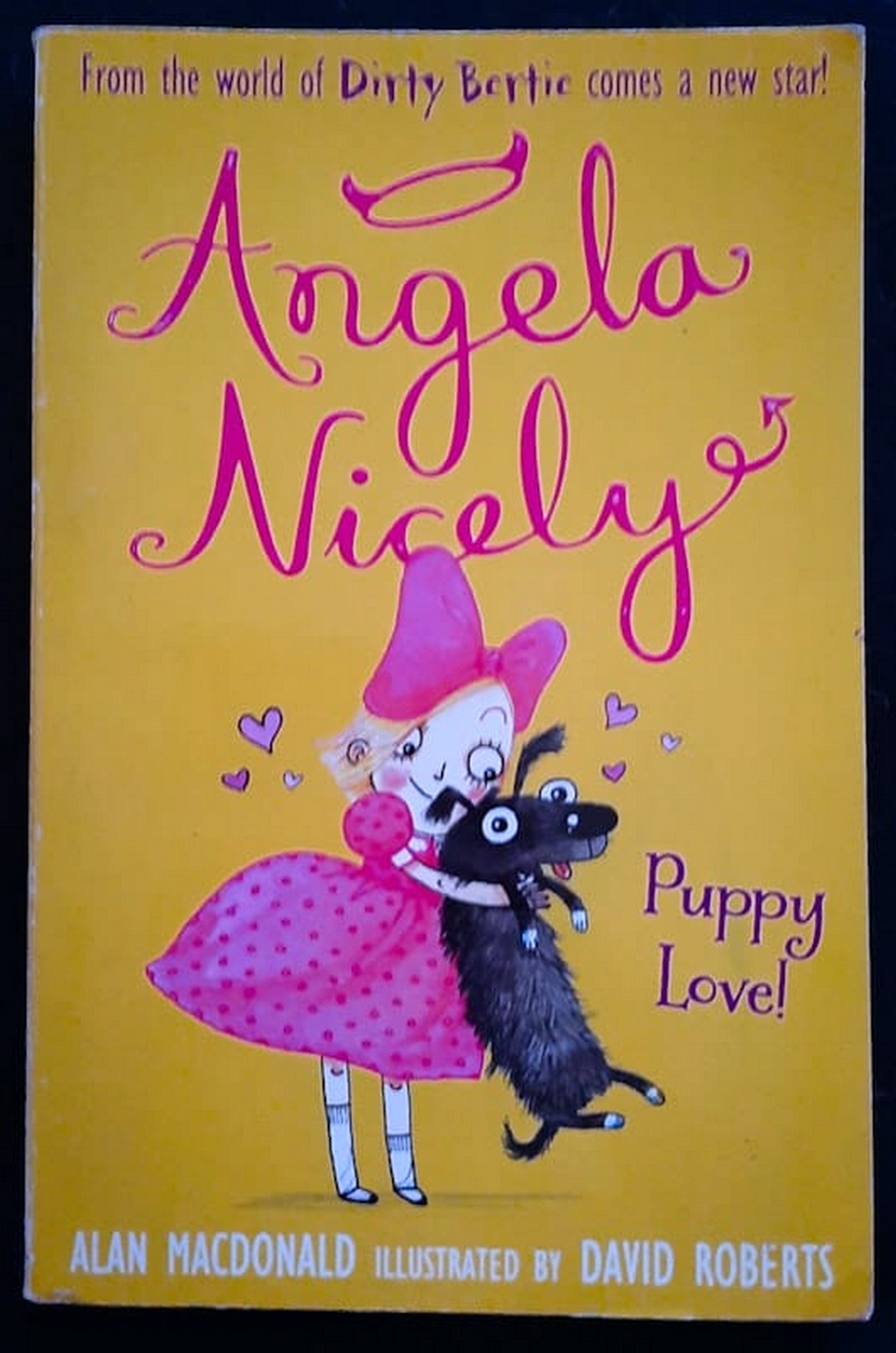Front Cover Of Bestselling Book Puppy Love! (Angela Nicely #4) (Alan Macdonald
)