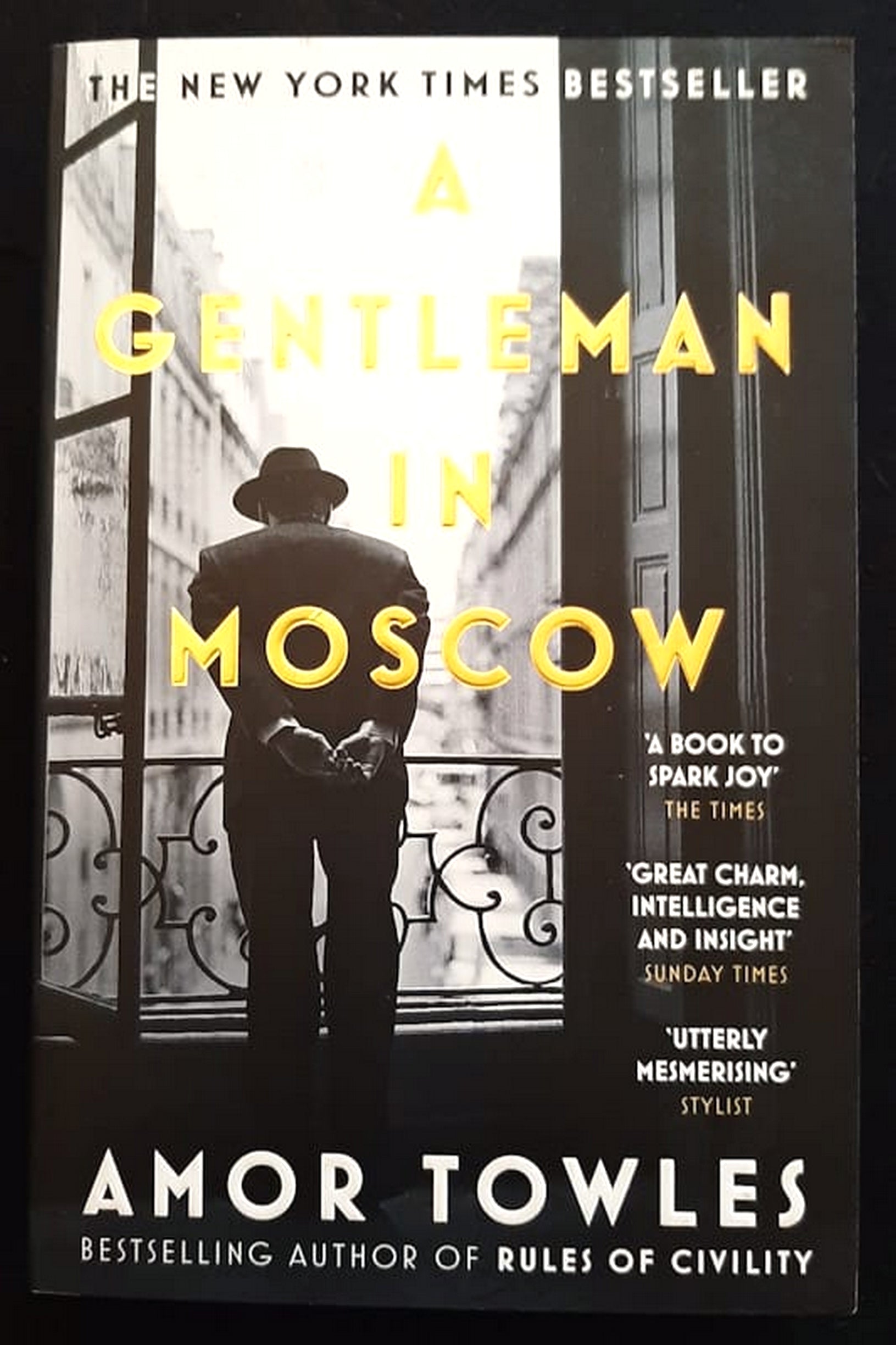 Front Cover Of Bestselling Book A Gentleman In Moscow (Amor Towles
)