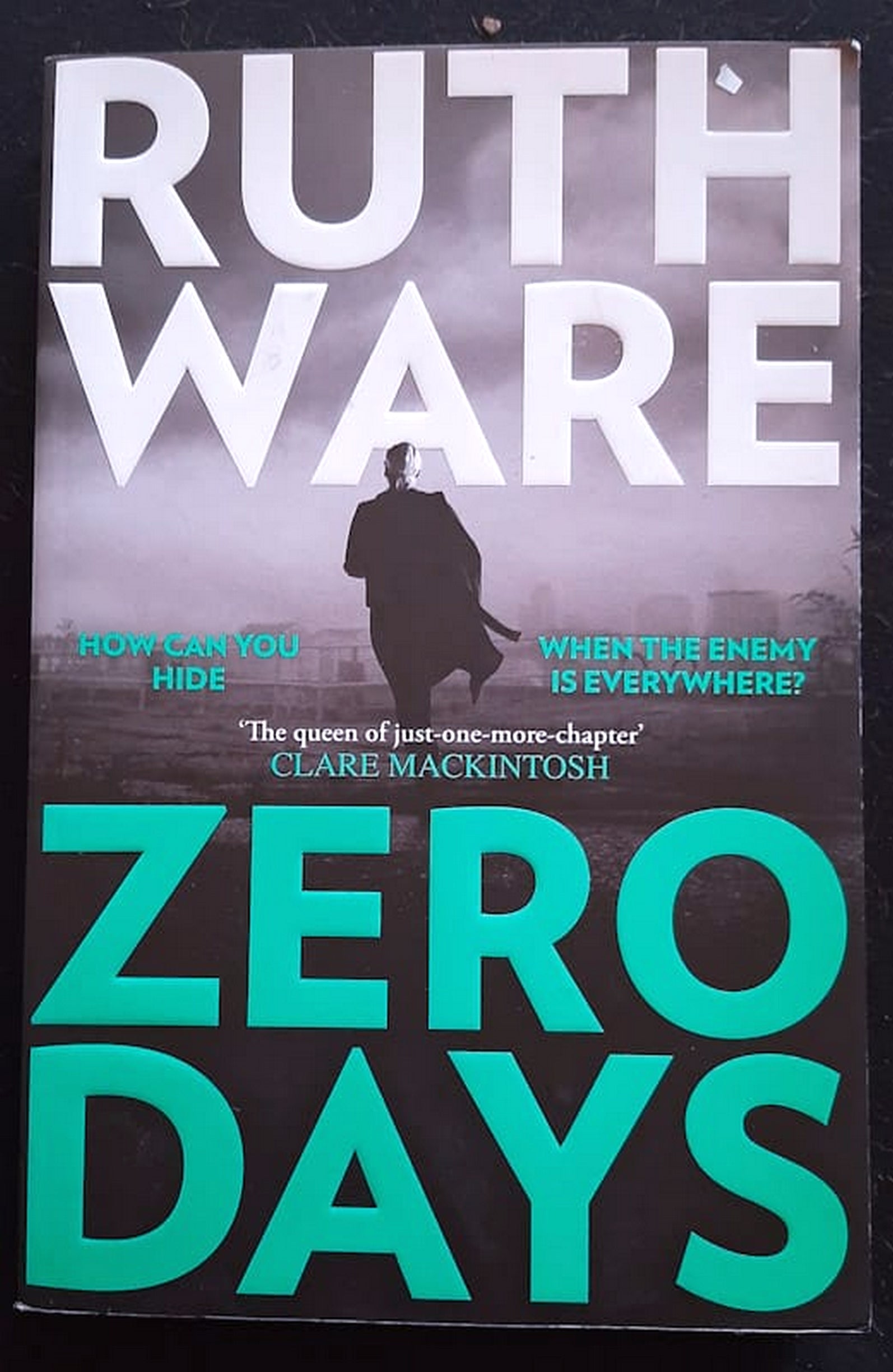 Front Cover Of Bestselling Book Zero Days (Ruth Ware
)