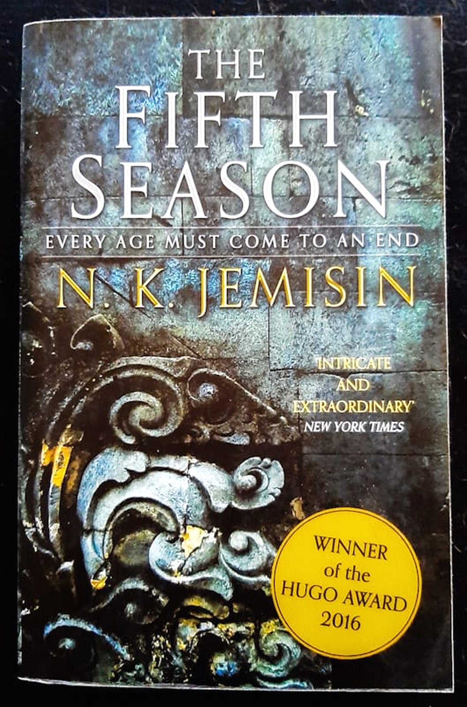 Front Cover Of Bestselling Book The Fifth Season (The Broken Earth #1) (N.K. Jemisin
)