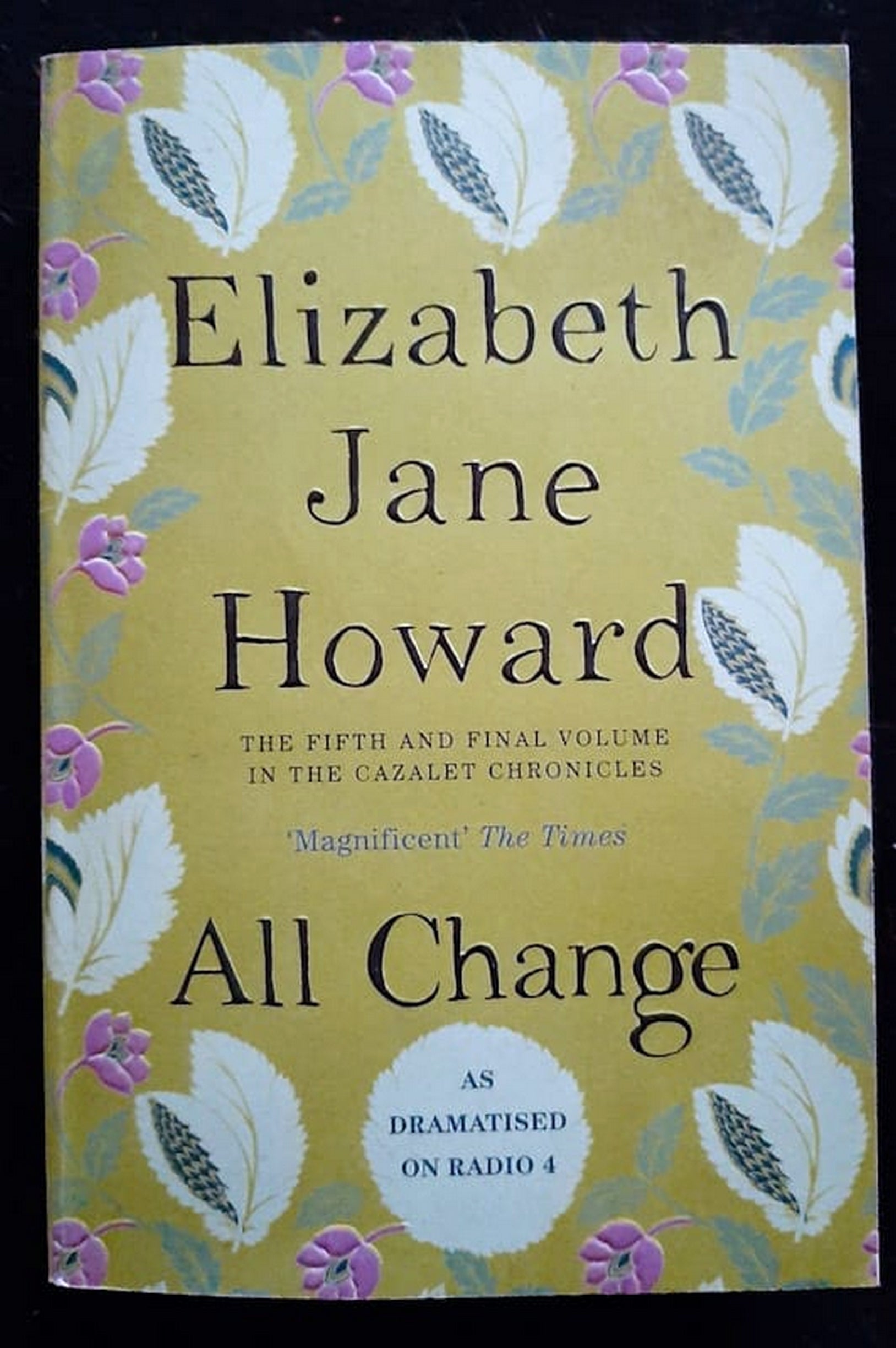 Front Cover Of Bestselling Book All Change (Cazalet Chronicles #5) (Elizabeth Jane Howard
)