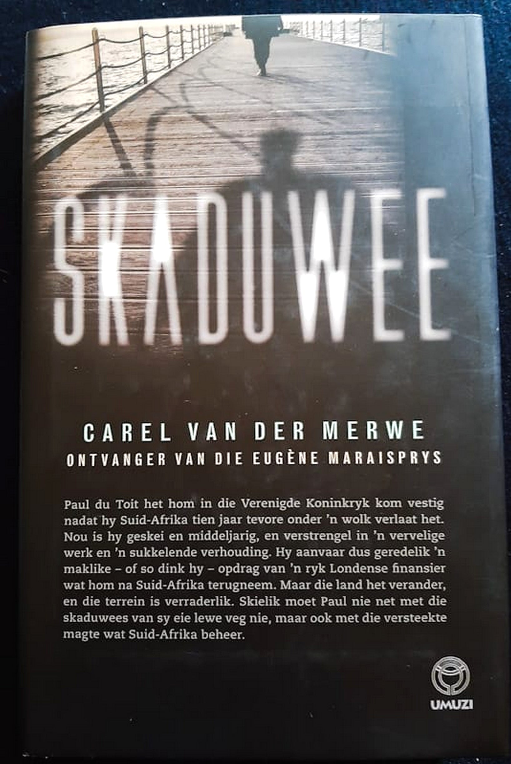 Front Cover Of Bestselling Book Skaduwee (Carel Van Der Merwe
)