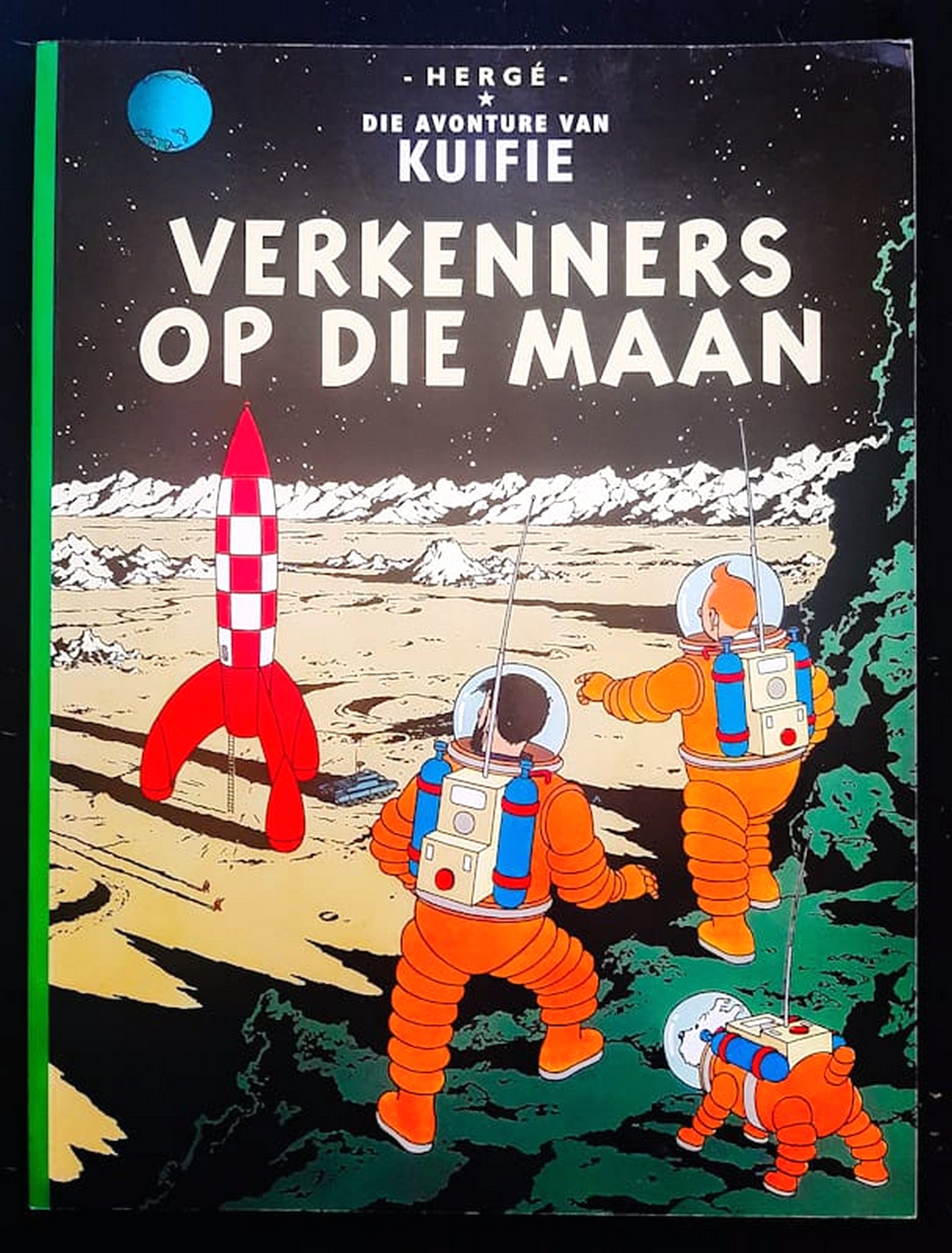 Front Cover Of Bestselling Book Kuifie: Verkenners Op Die Maan (Herge
)