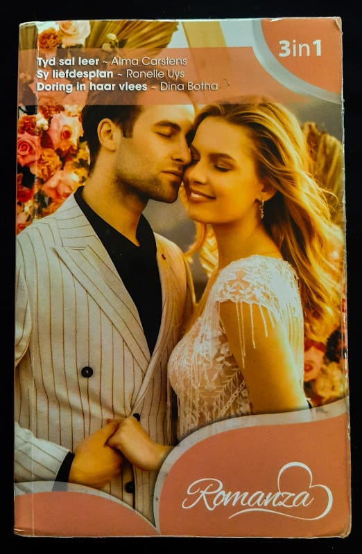 Front of cover of Romanza 3 In 1 (<P Class="Product_Title Entry-Title">Alma Carstens, Ronelle Uys, Dina Botha</P>)