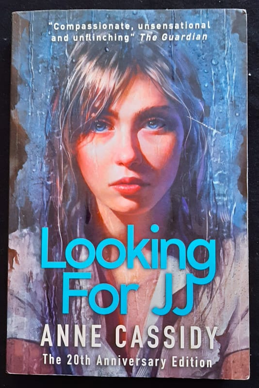 Front of cover of Looking For Jj (Jennifer Jones #1) (Anne Cassidy)