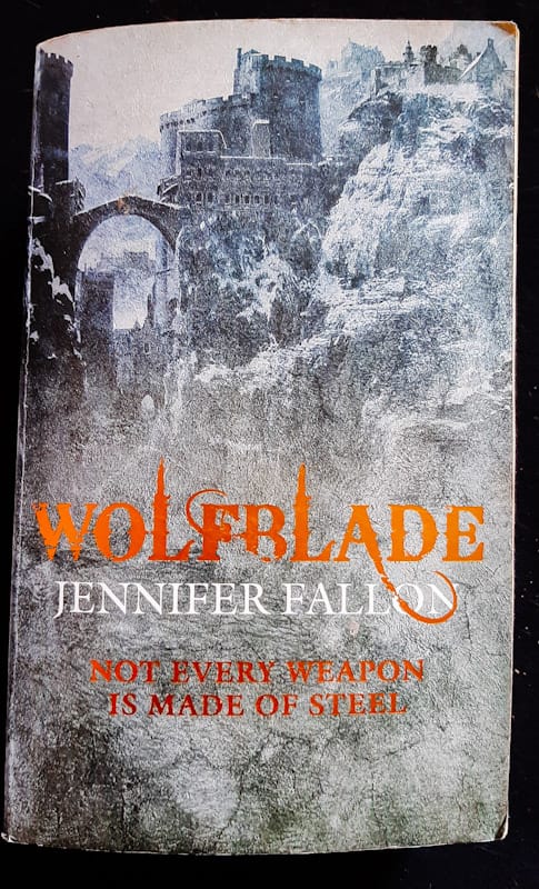 Wolfblade (Hythrun Chronicles: Wolfblade #1) (Jennifer Fallon)