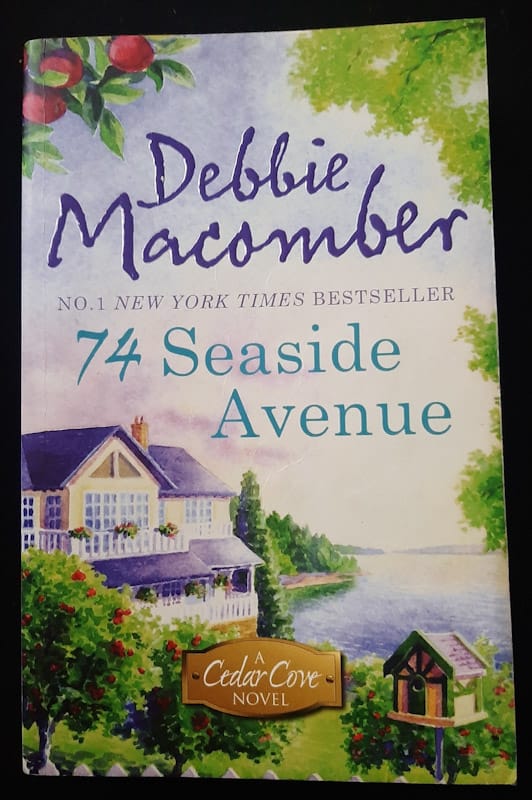 74 Seaside Avenue (Cedar Cove #7) (Debbie Macomber)